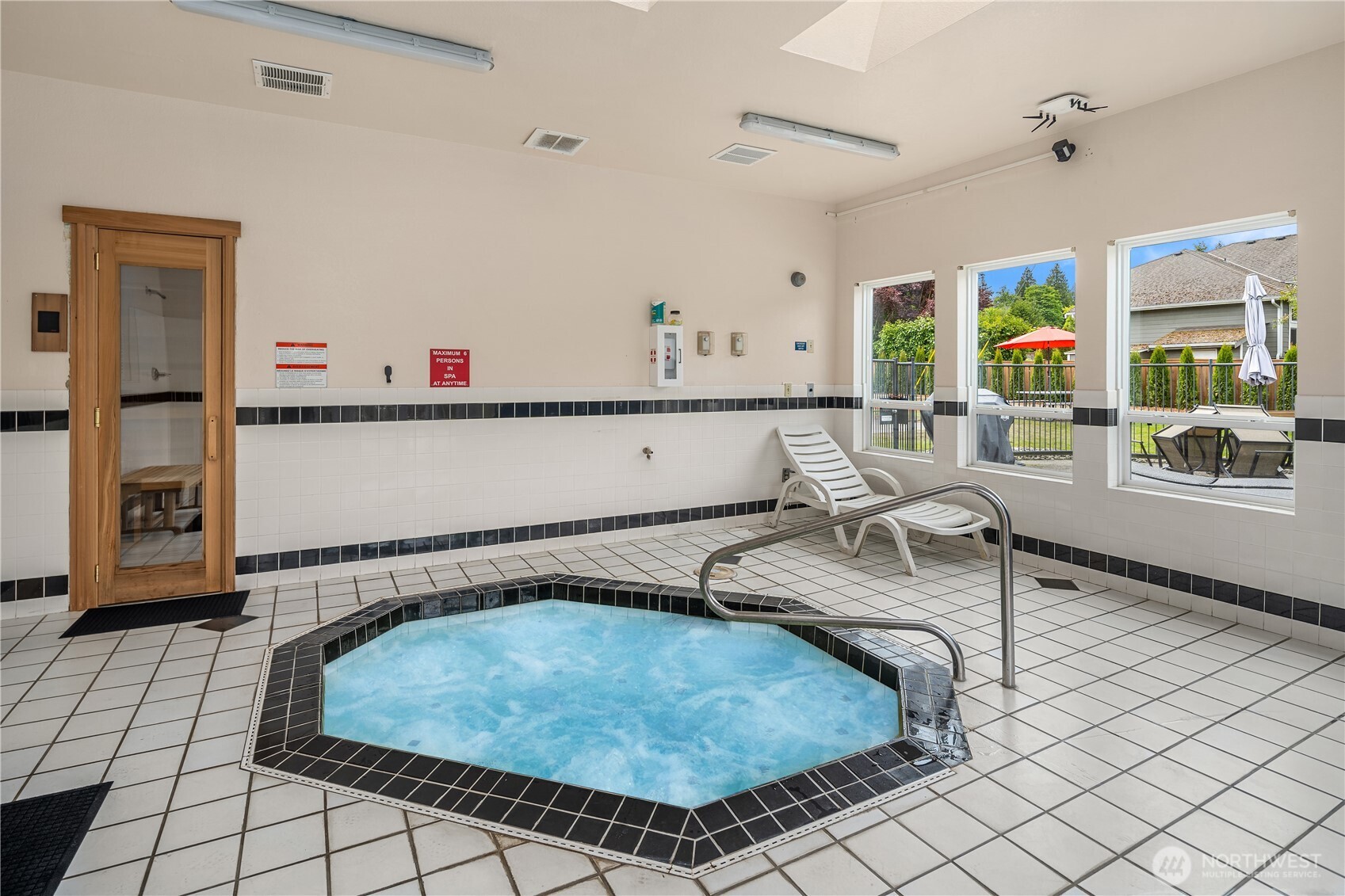 12602 109th Court NE #G201, Kirkland, WA 98034