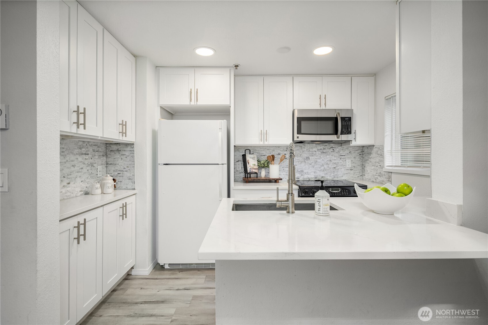 12602 109th Court NE #G201, Kirkland, WA 98034