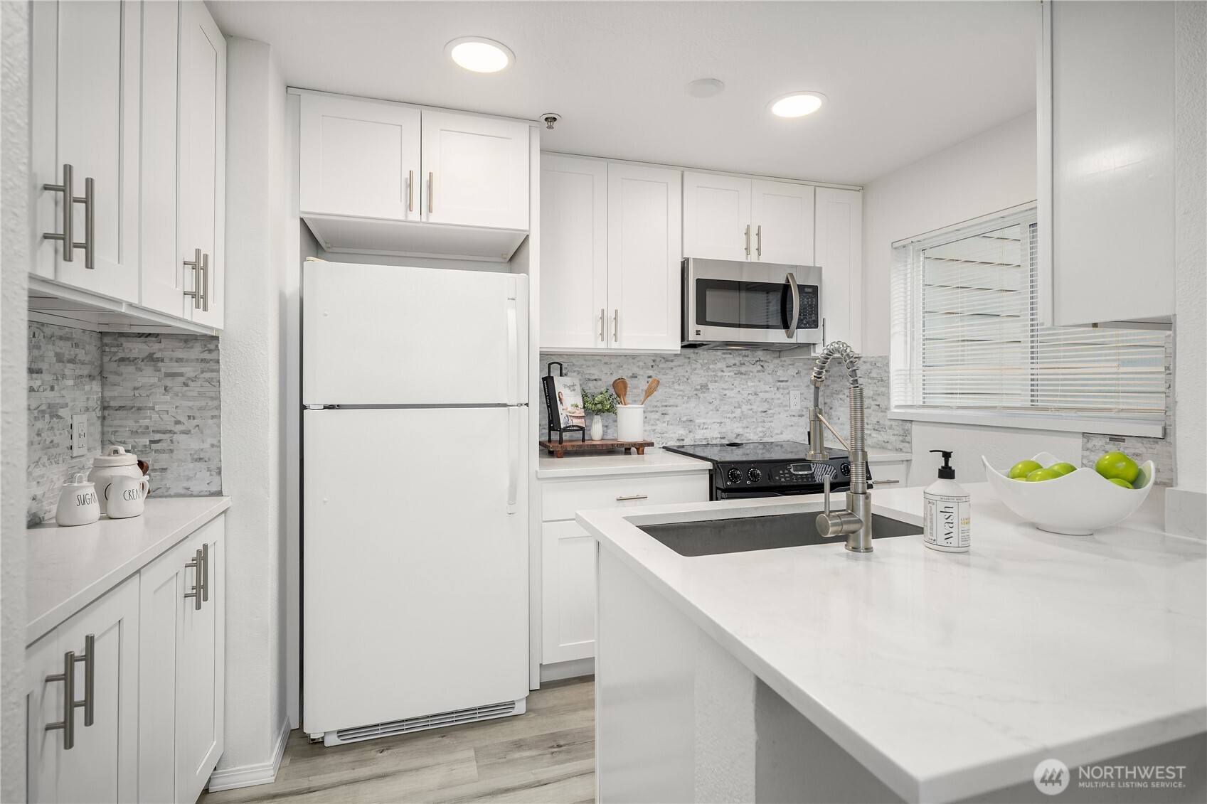 12602 109th Court NE #G201, Kirkland, WA 98034