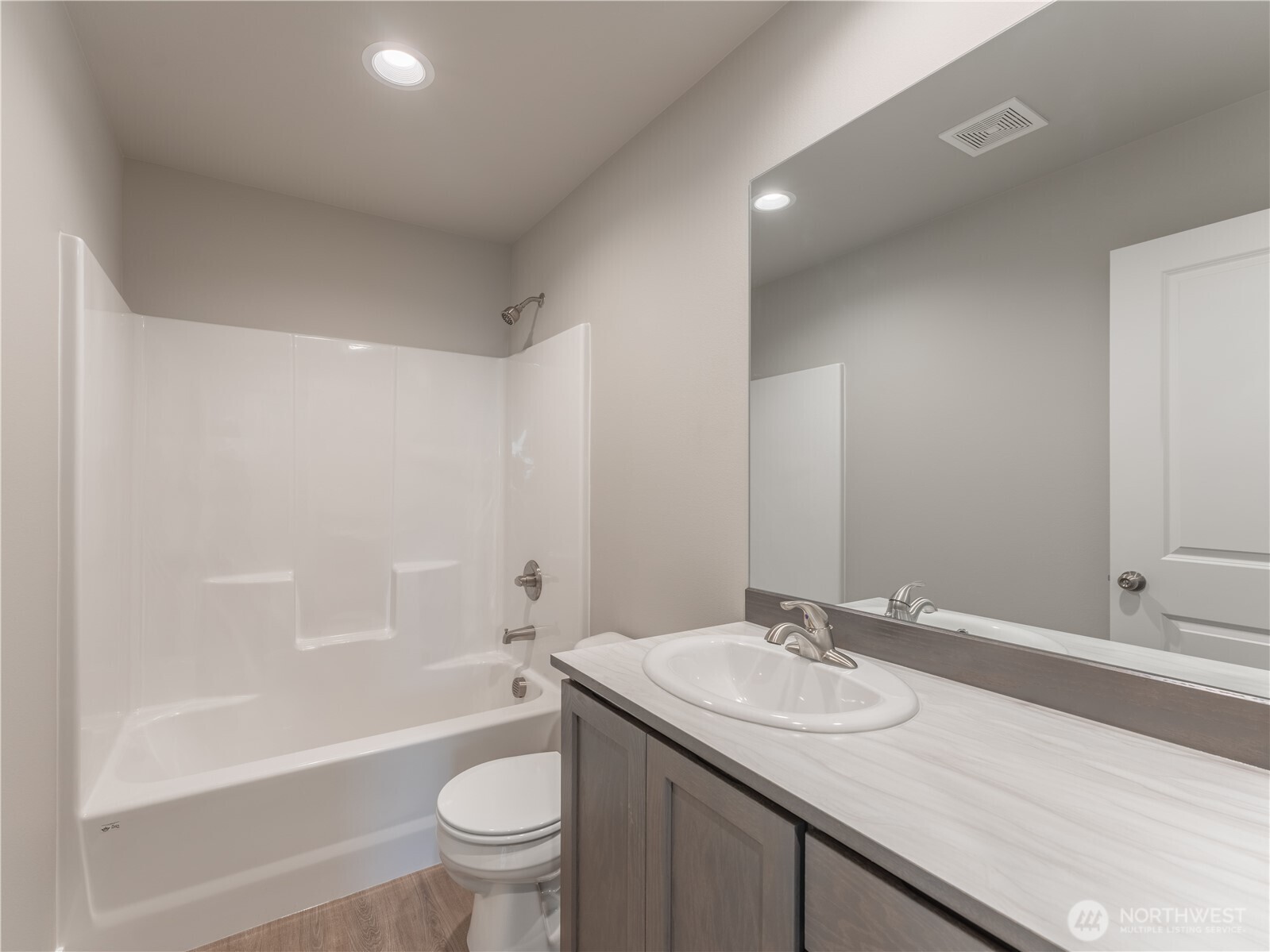 2476 Noah Street SE, East Wenatchee, WA 98802