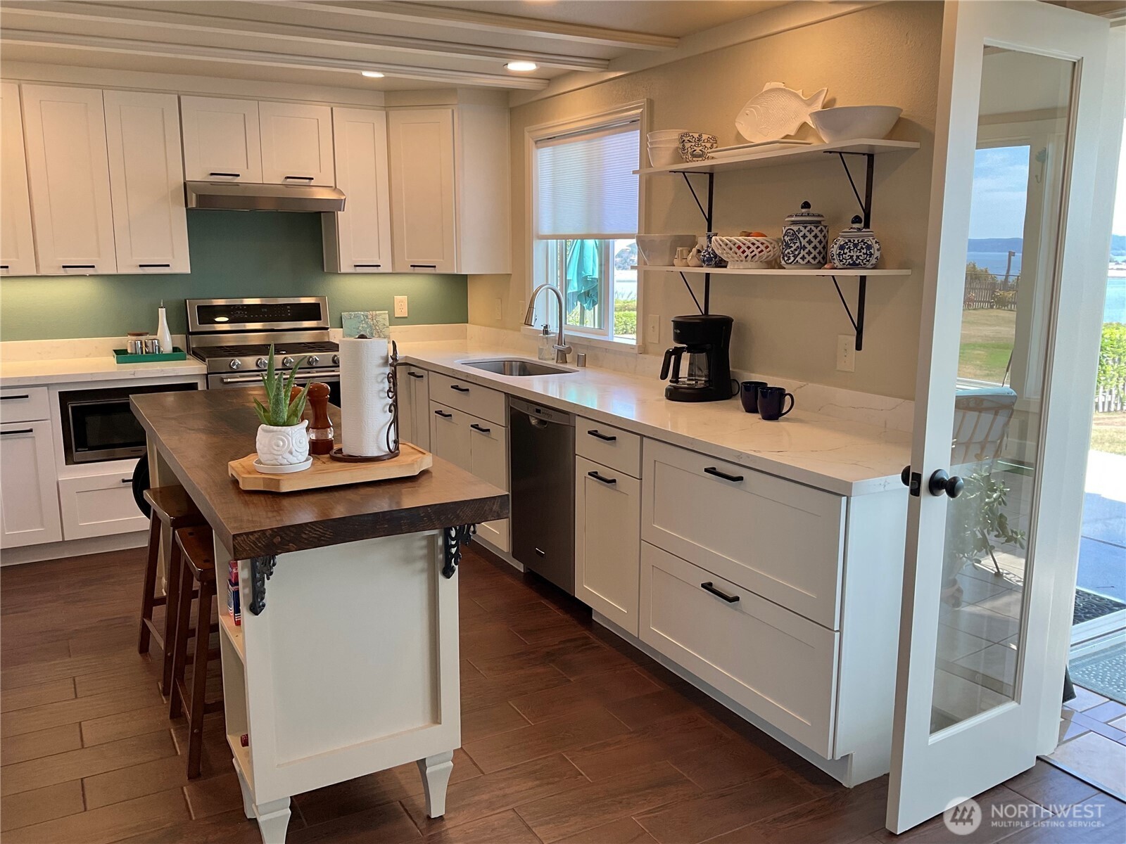 1418 Bonnie View Acres Road , Oak Harbor, WA 98277