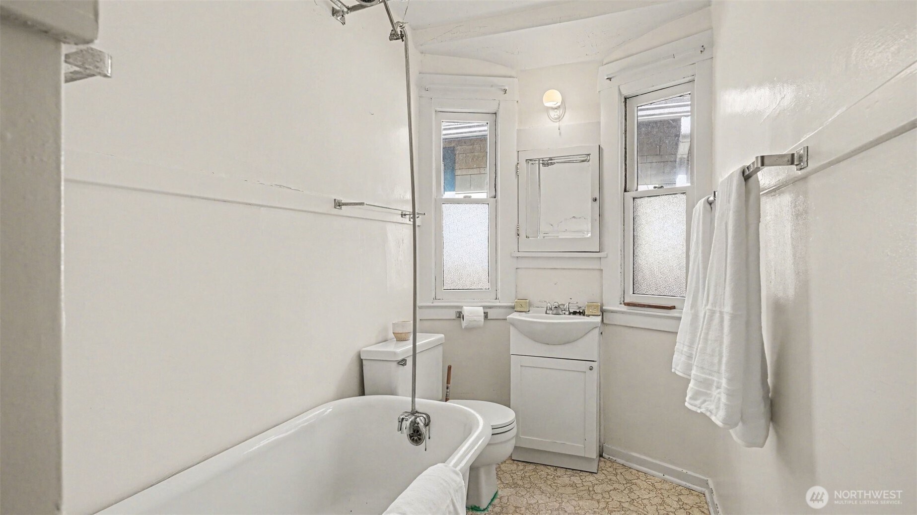 7220 4th Avenue NW, Seattle, WA 98117