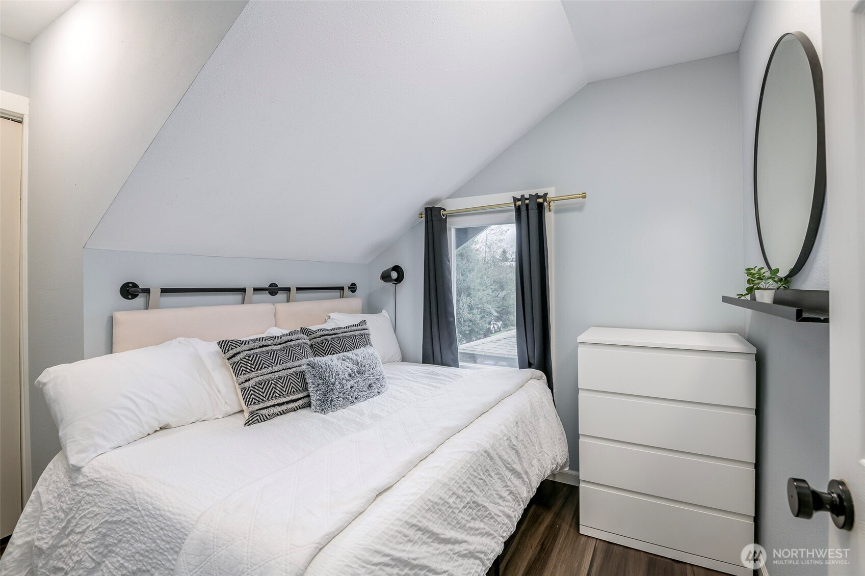 719 S Sheridan Avenue , Tacoma, WA 98405