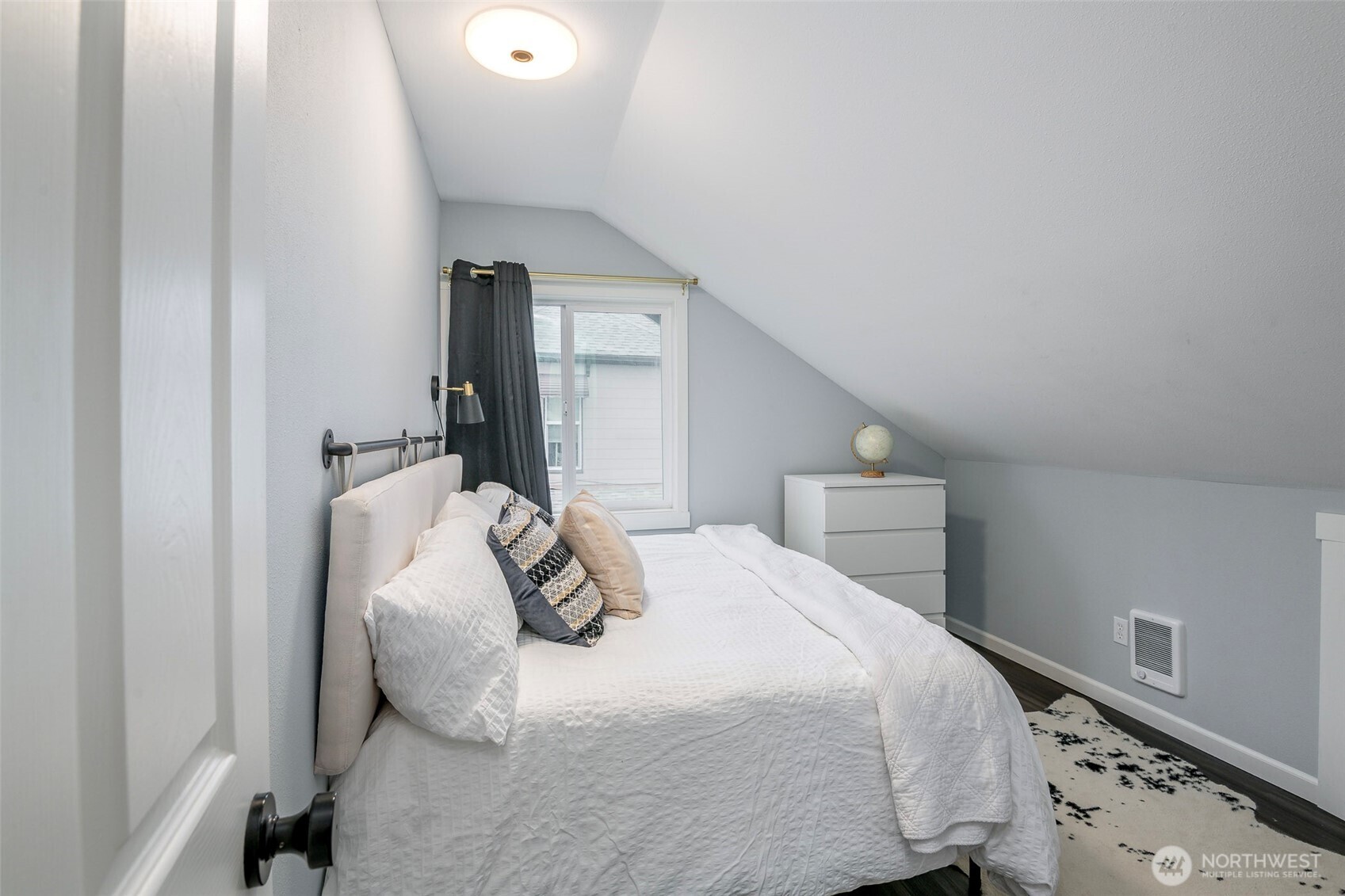 719 S Sheridan Avenue , Tacoma, WA 98405