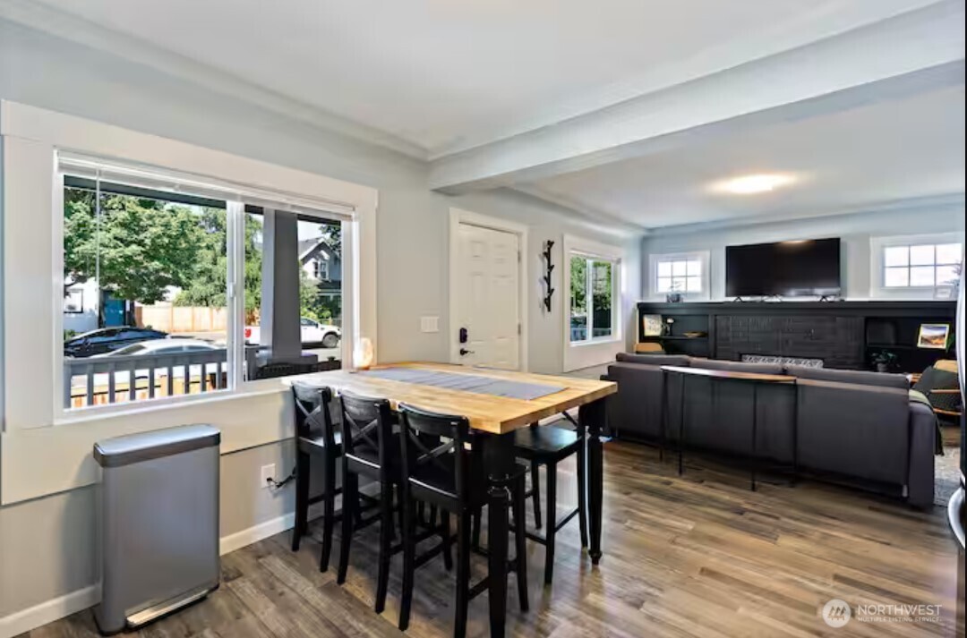 719 S Sheridan Avenue , Tacoma, WA 98405