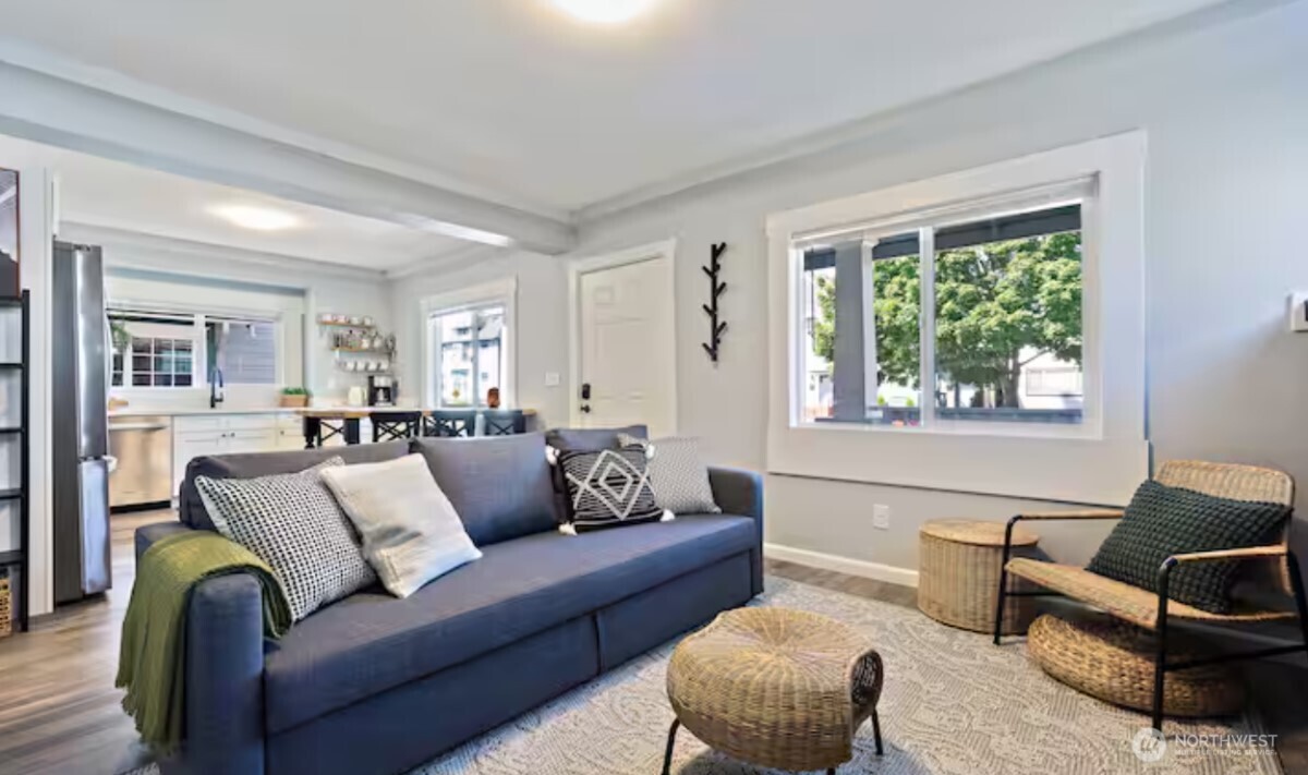 719 S Sheridan Avenue , Tacoma, WA 98405