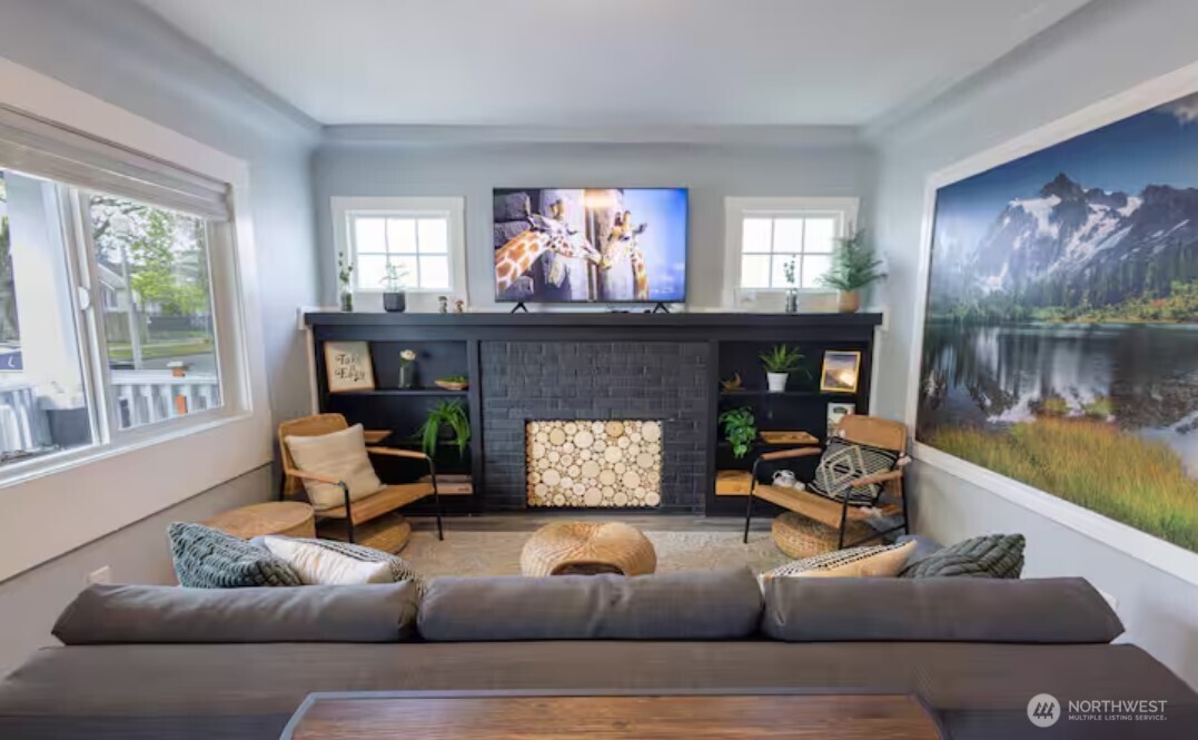 719 S Sheridan Avenue , Tacoma, WA 98405