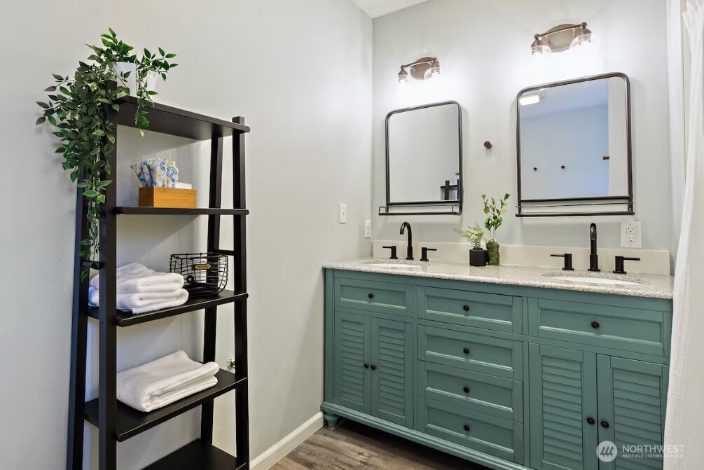 719 S Sheridan Avenue , Tacoma, WA 98405