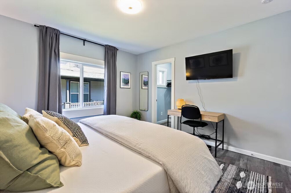 719 S Sheridan Avenue , Tacoma, WA 98405