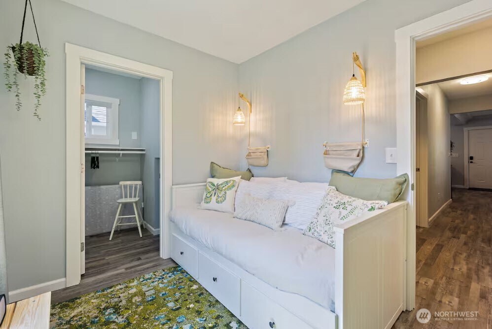 719 S Sheridan Avenue , Tacoma, WA 98405