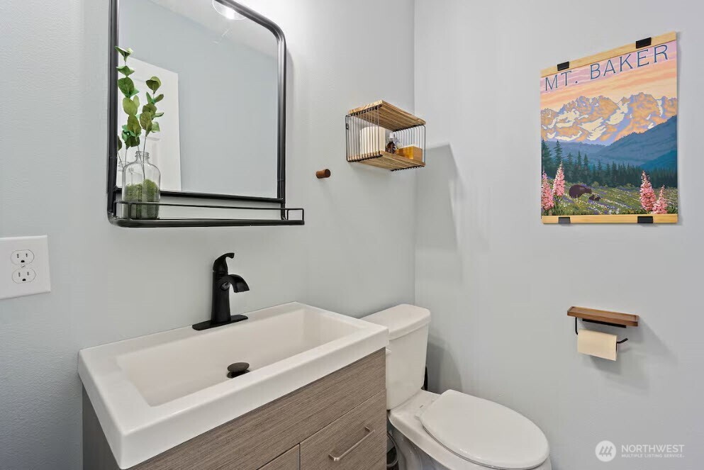 719 S Sheridan Avenue , Tacoma, WA 98405