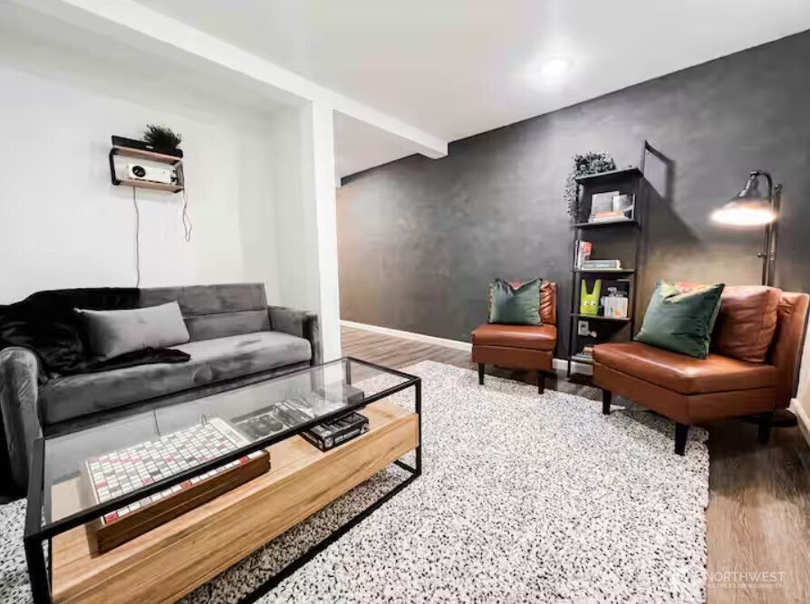 719 S Sheridan Avenue , Tacoma, WA 98405