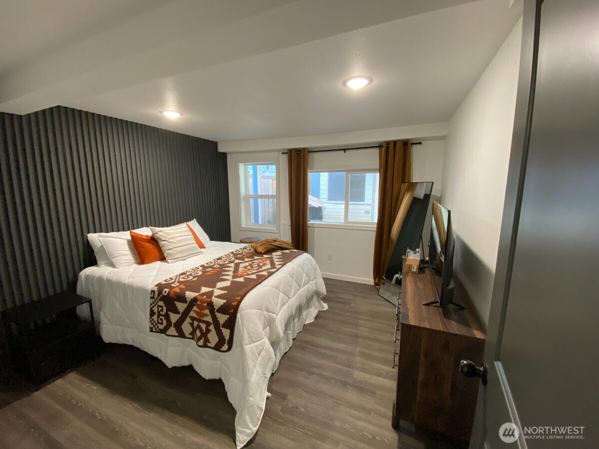 719 S Sheridan Avenue , Tacoma, WA 98405