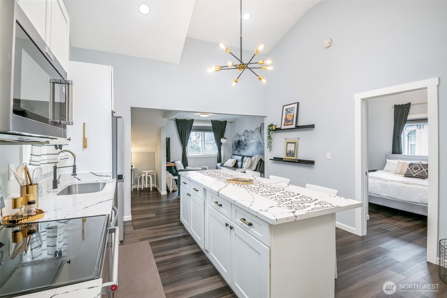 719 S Sheridan Avenue , Tacoma, WA 98405