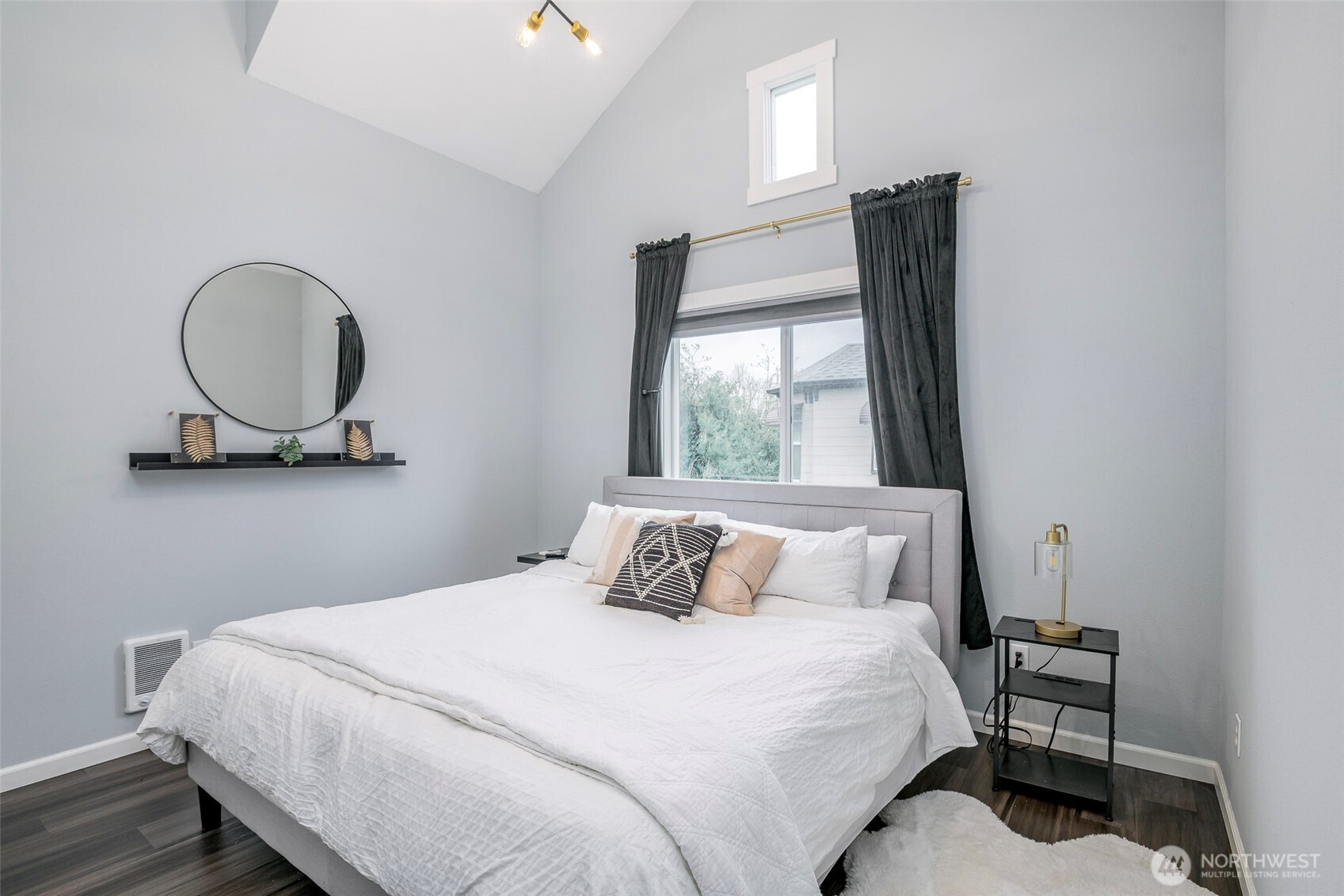 719 S Sheridan Avenue , Tacoma, WA 98405