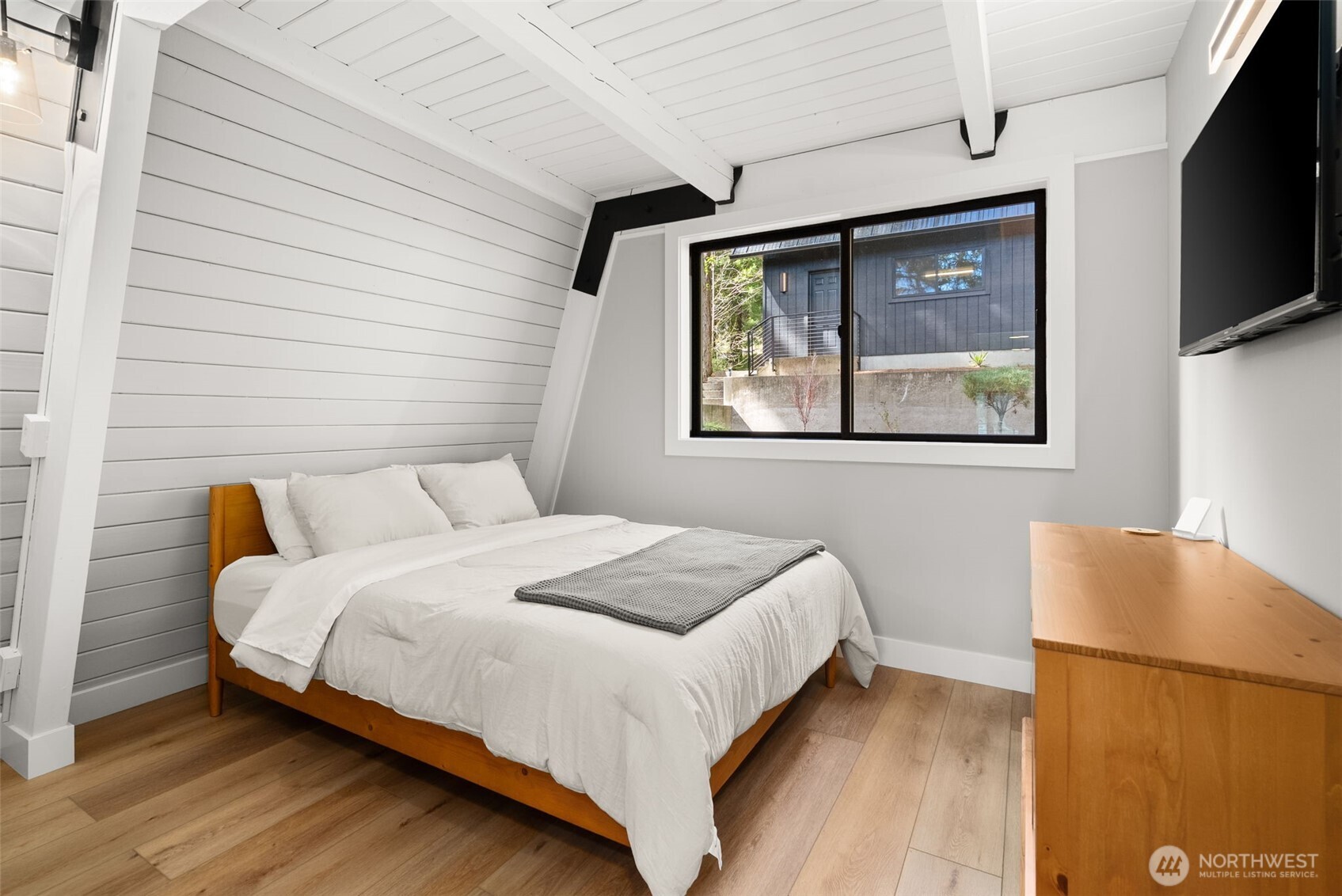 1721 Summit Lake Shore Road NW, Olympia, WA 98502