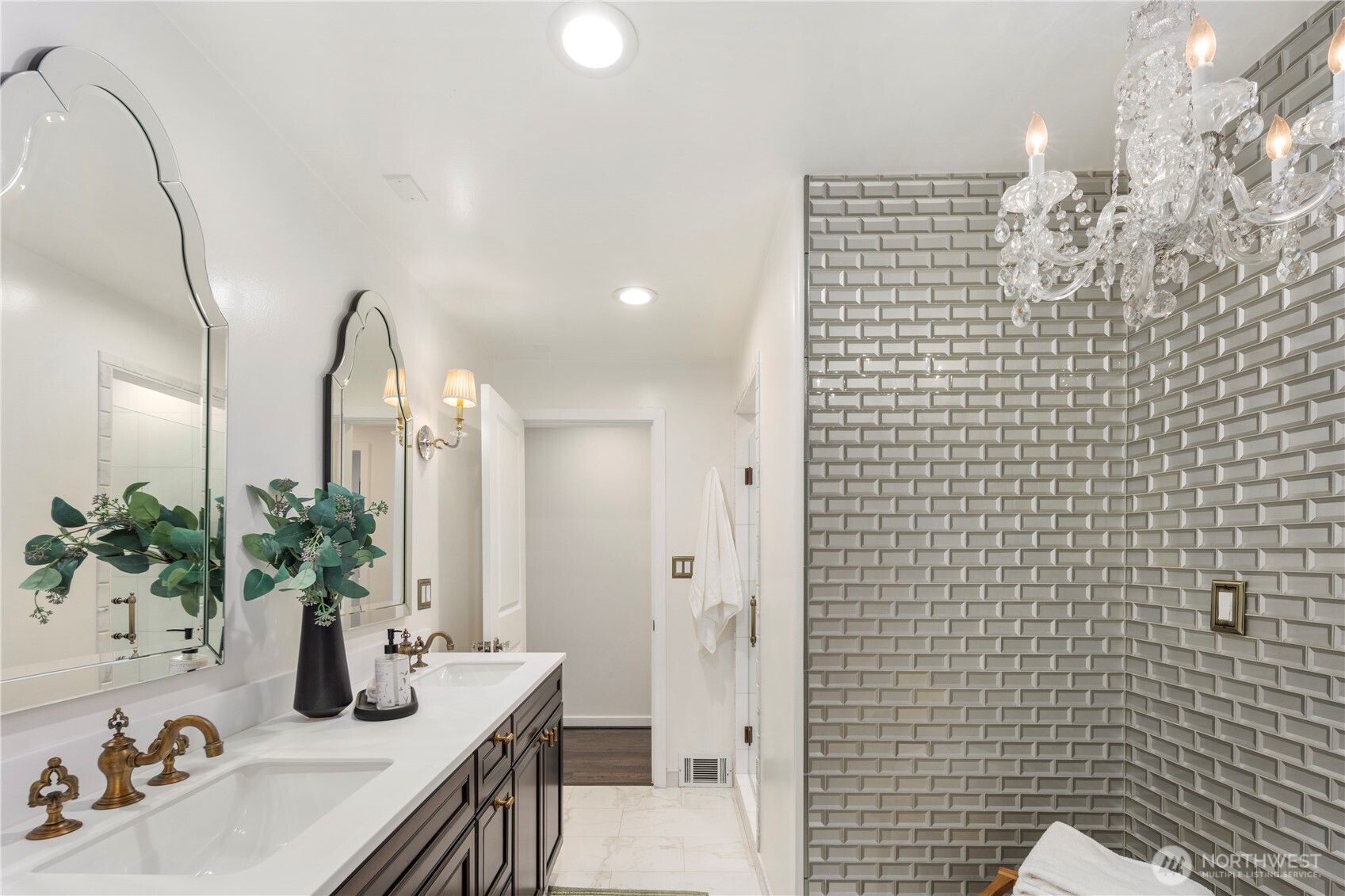 4003 E Newton Street , Seattle, WA 98112