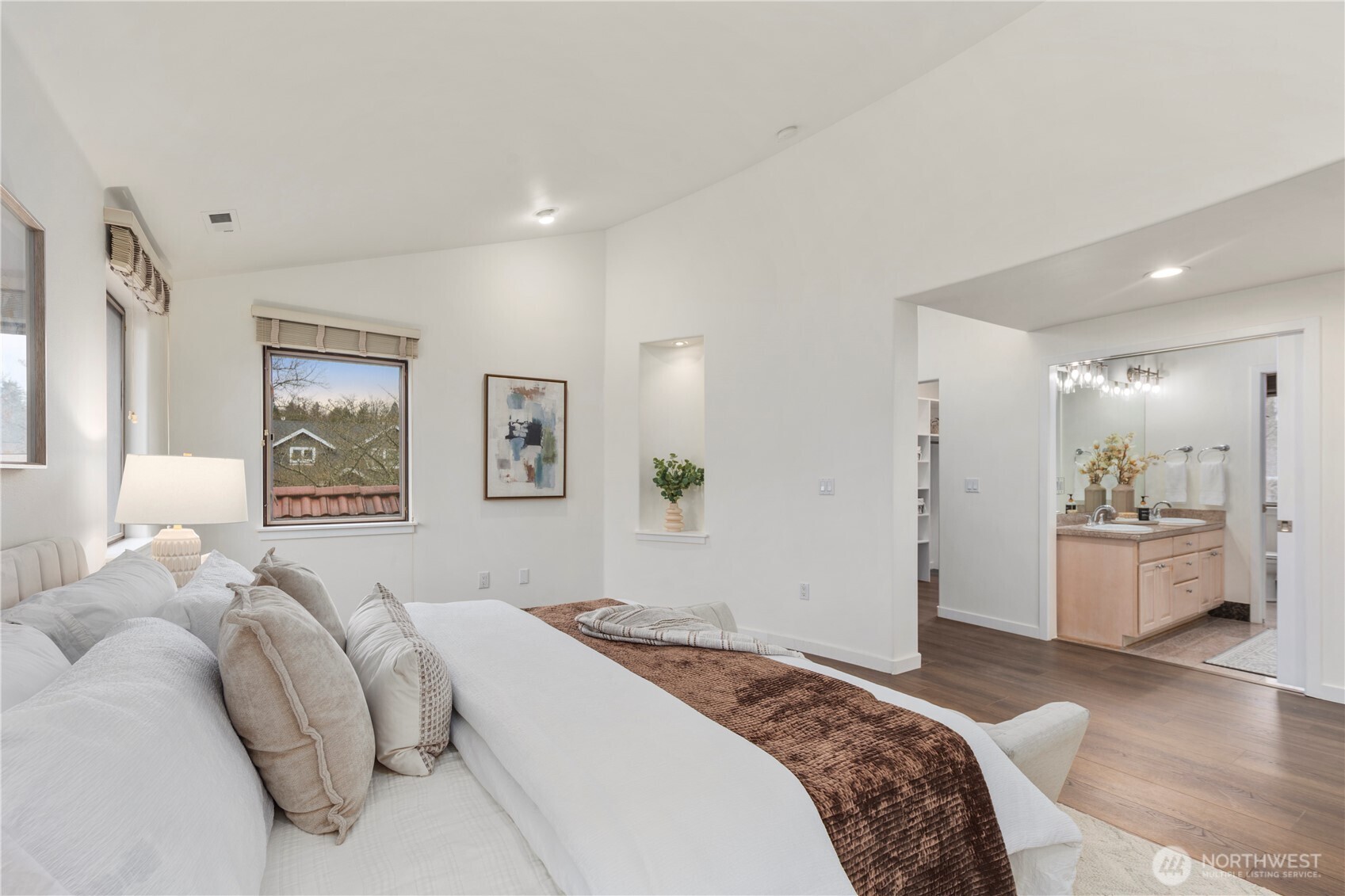 4003 E Newton Street , Seattle, WA 98112