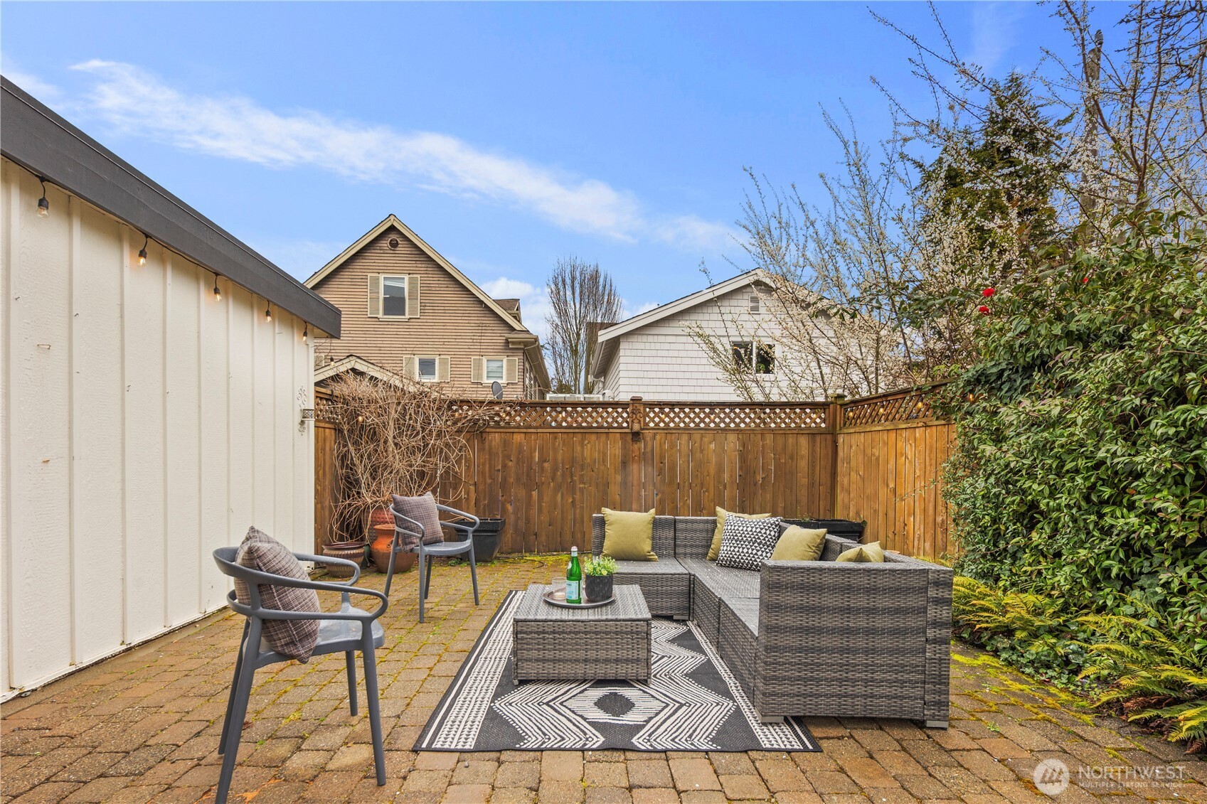 4003 E Newton Street , Seattle, WA 98112