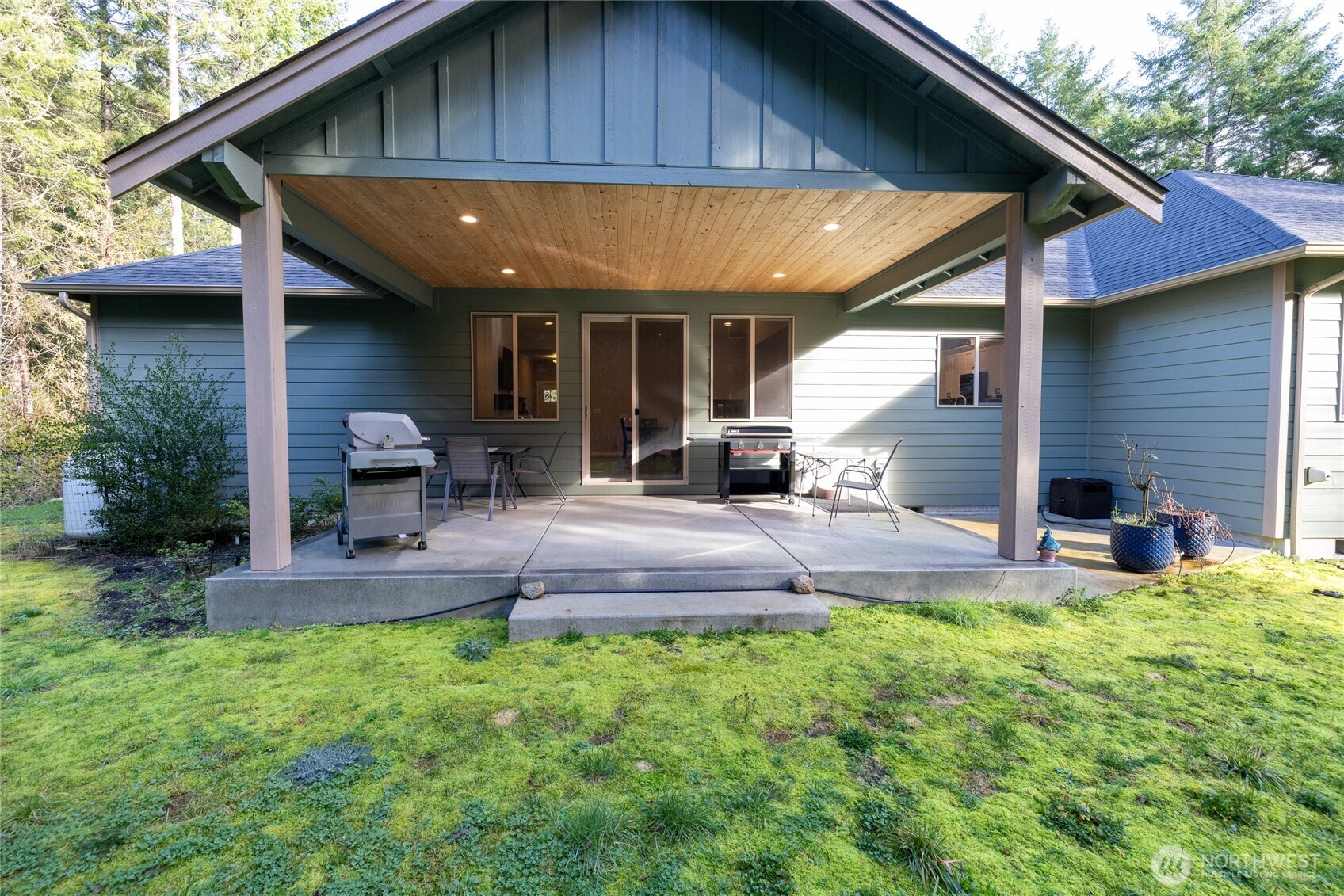 6935 Steamboat Island Road NW, Olympia, WA 98502