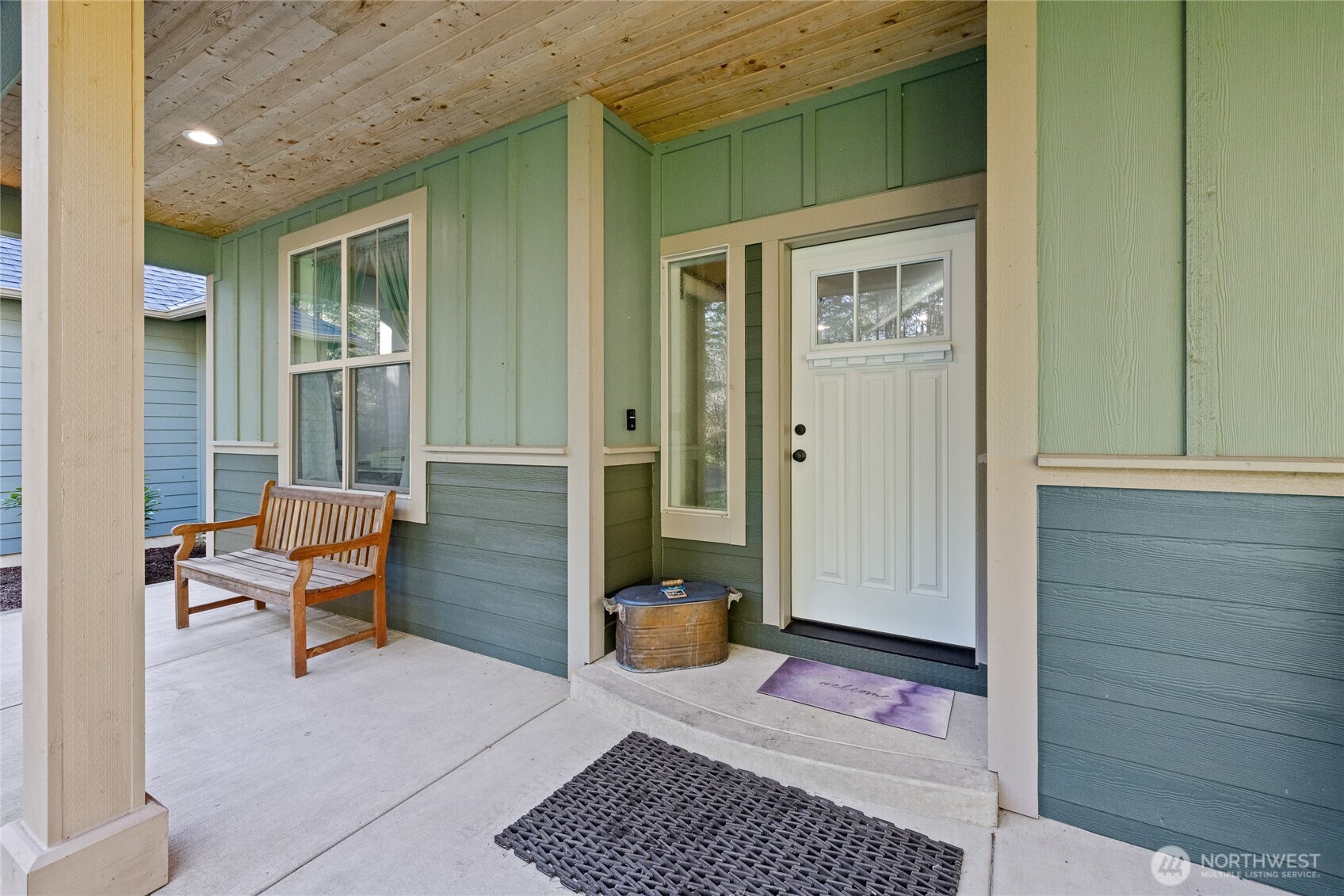 6935 Steamboat Island Road NW, Olympia, WA 98502