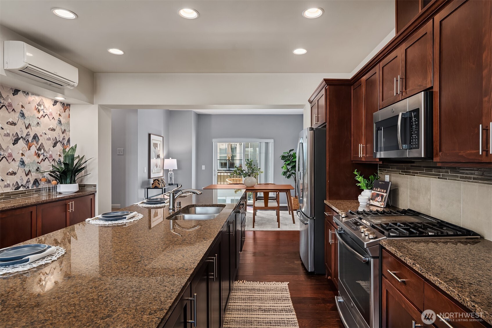 3250 SW Graham Street #104, Seattle, WA 98126