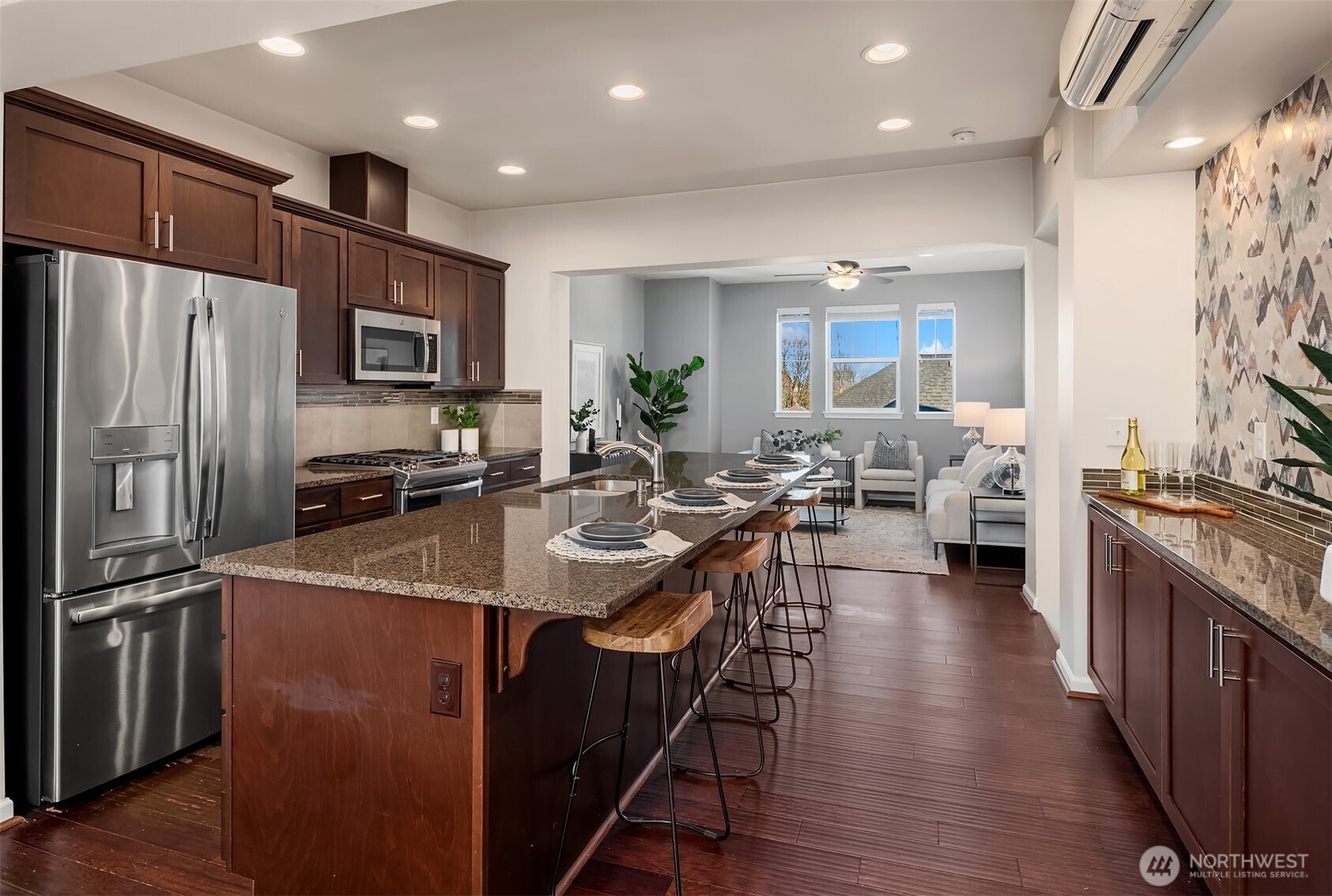 3250 SW Graham Street #104, Seattle, WA 98126