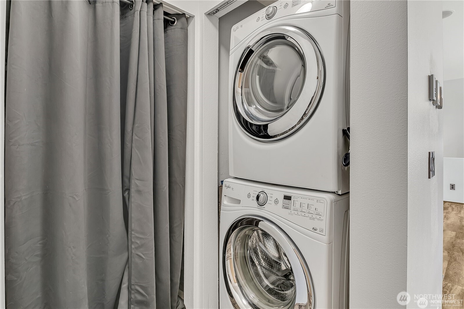 22106 41st Place S #302, Kent, WA 98032