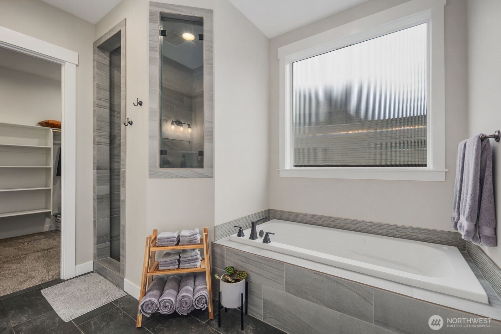 5492 Skyfall Place NW, Bremerton, WA 98312