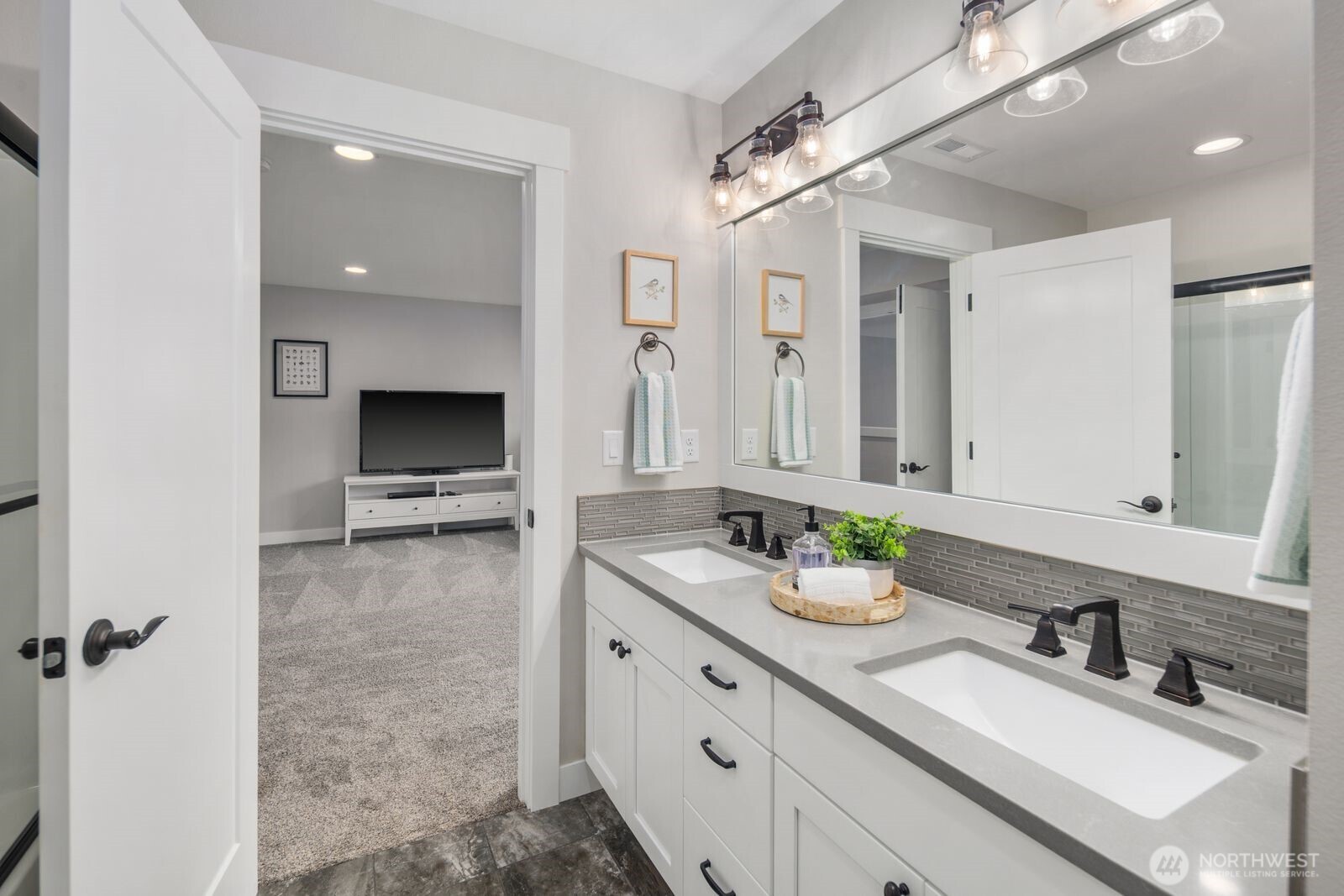 5492 Skyfall Place NW, Bremerton, WA 98312