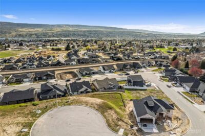 978 Spring Mountain Drive , Wenatchee, WA 98801 - Photo 3