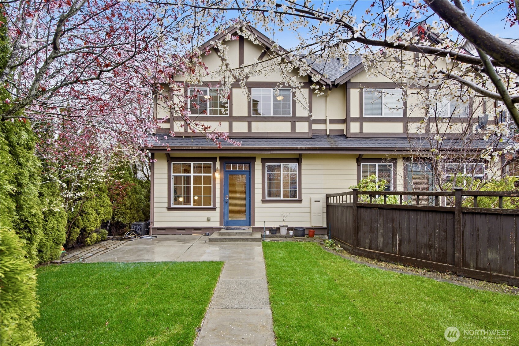 2557 NE Park Dr , Issaquah, WA 98029