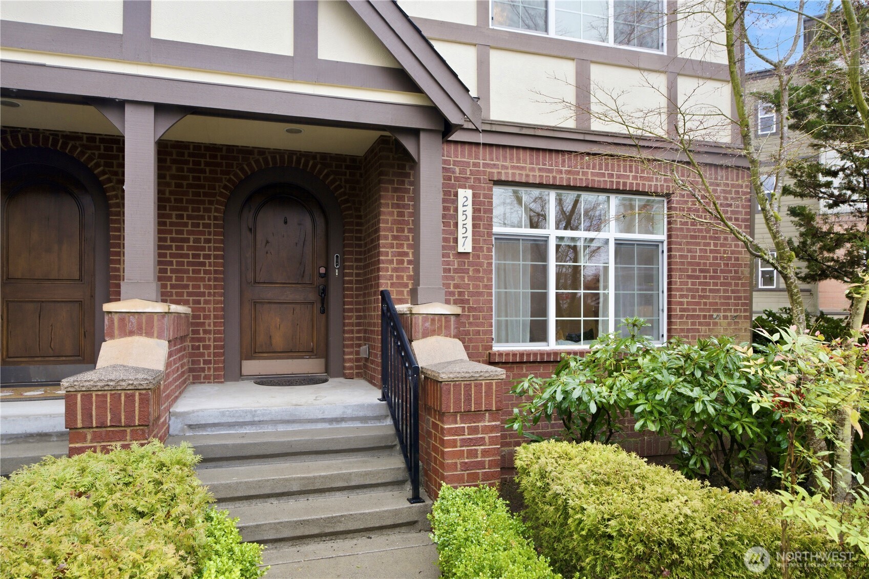 2557 NE Park Dr , Issaquah, WA 98029