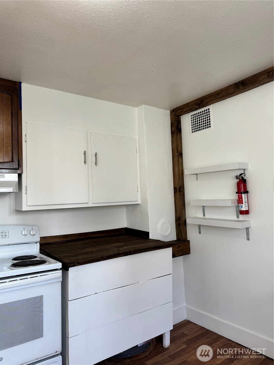 61 N Kean Street , Republic, WA 99166