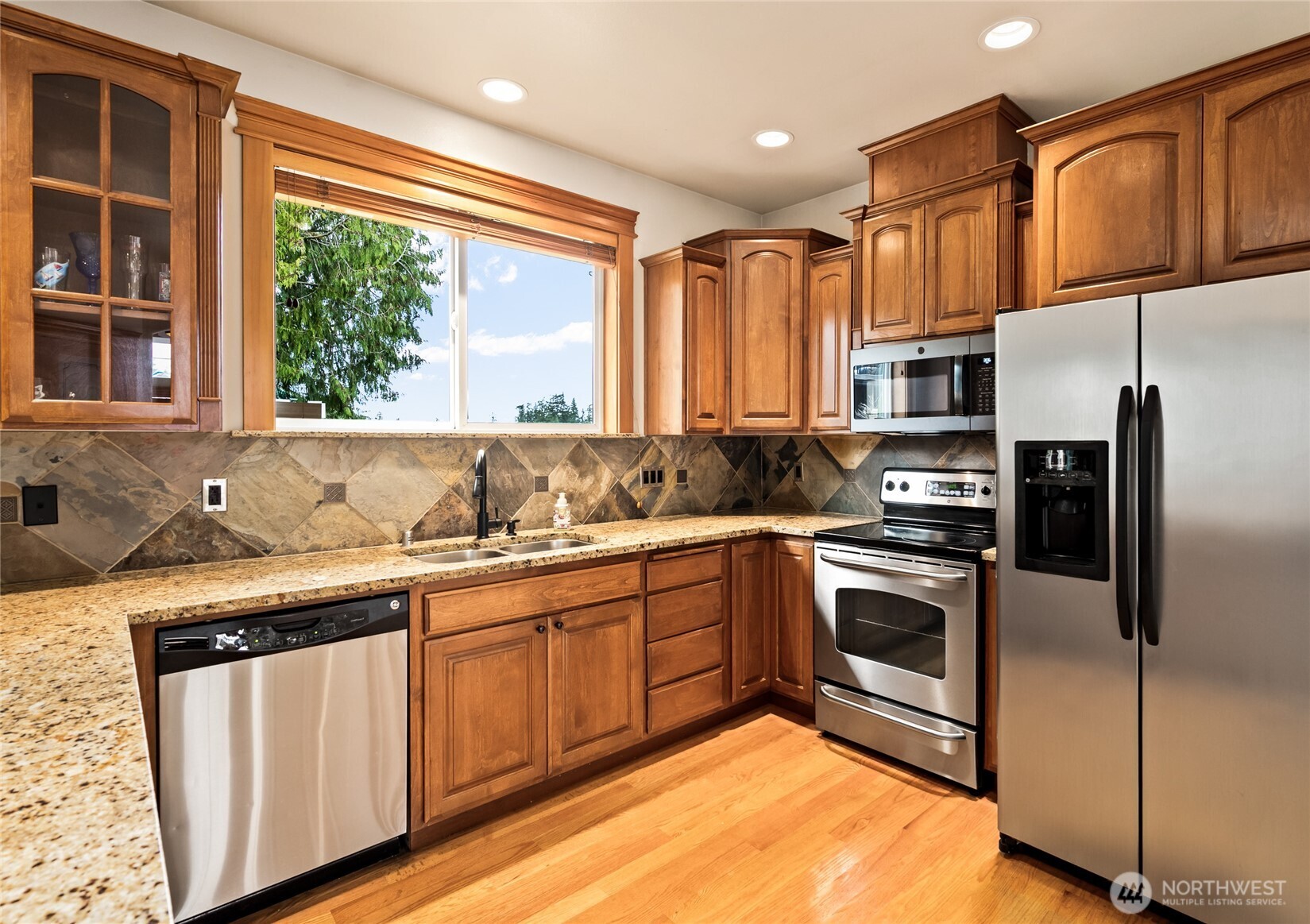 1140 Matterhorn Loop , Camano Island, WA 98282