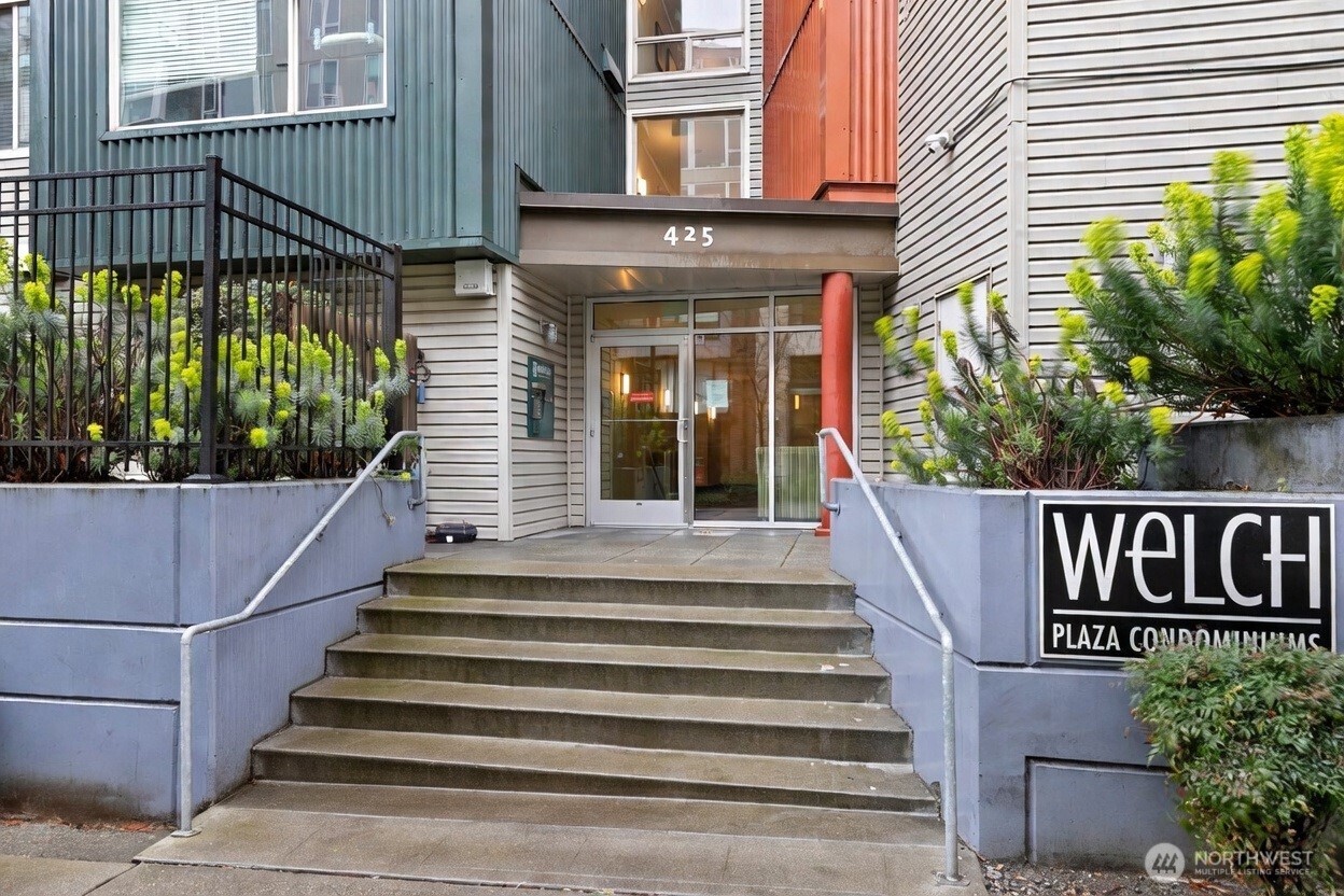 425 23rd Avenue S #A401, Seattle, WA 98144