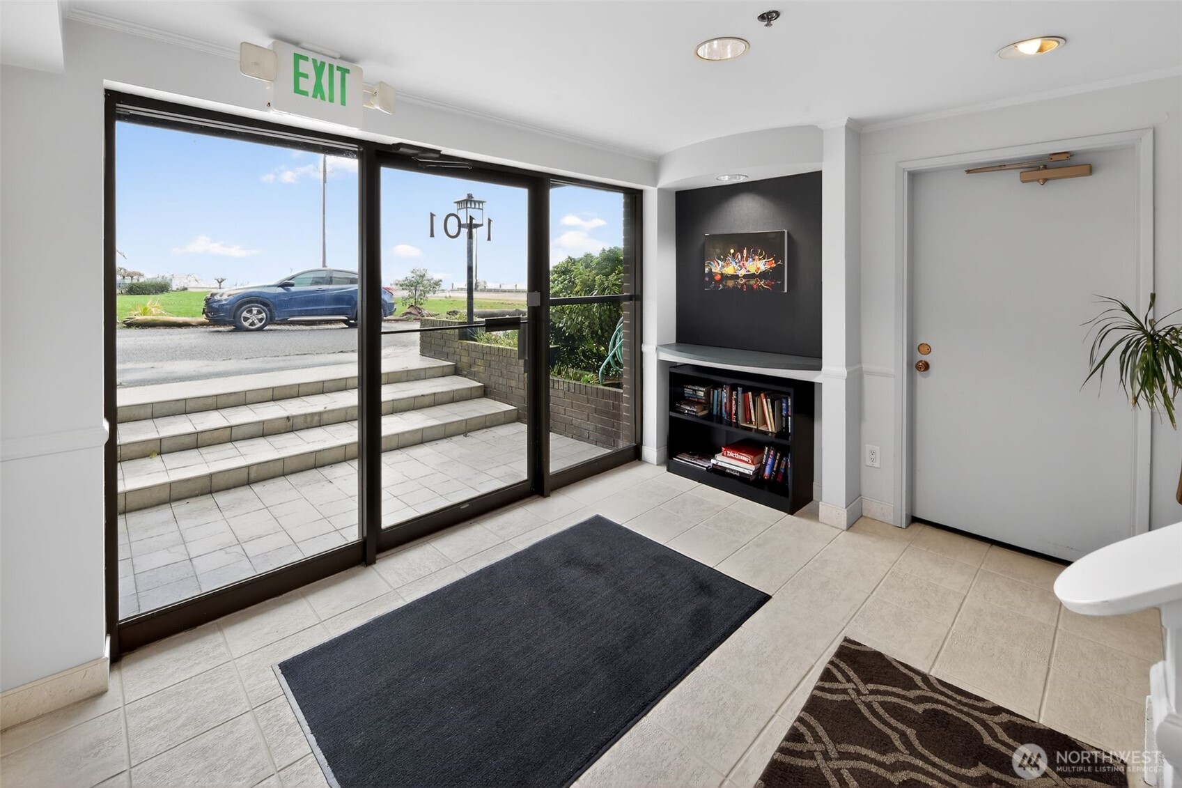 1101 Harbor Avenue SW #2D, Seattle, WA 98116