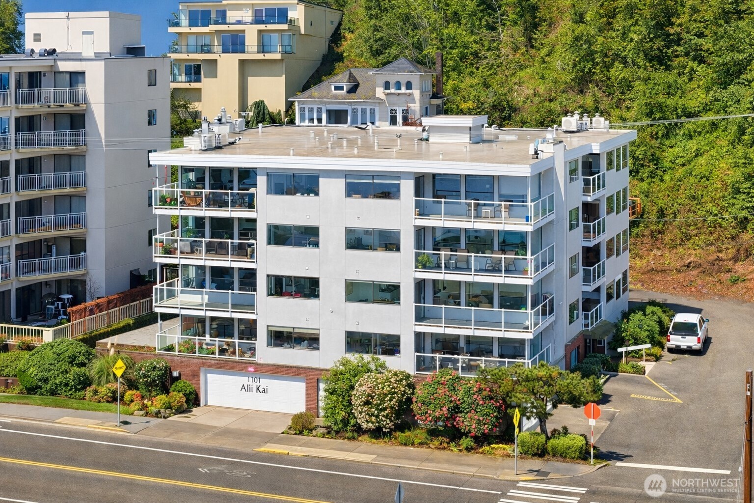 1101 Harbor Avenue SW #2D, Seattle, WA 98116
