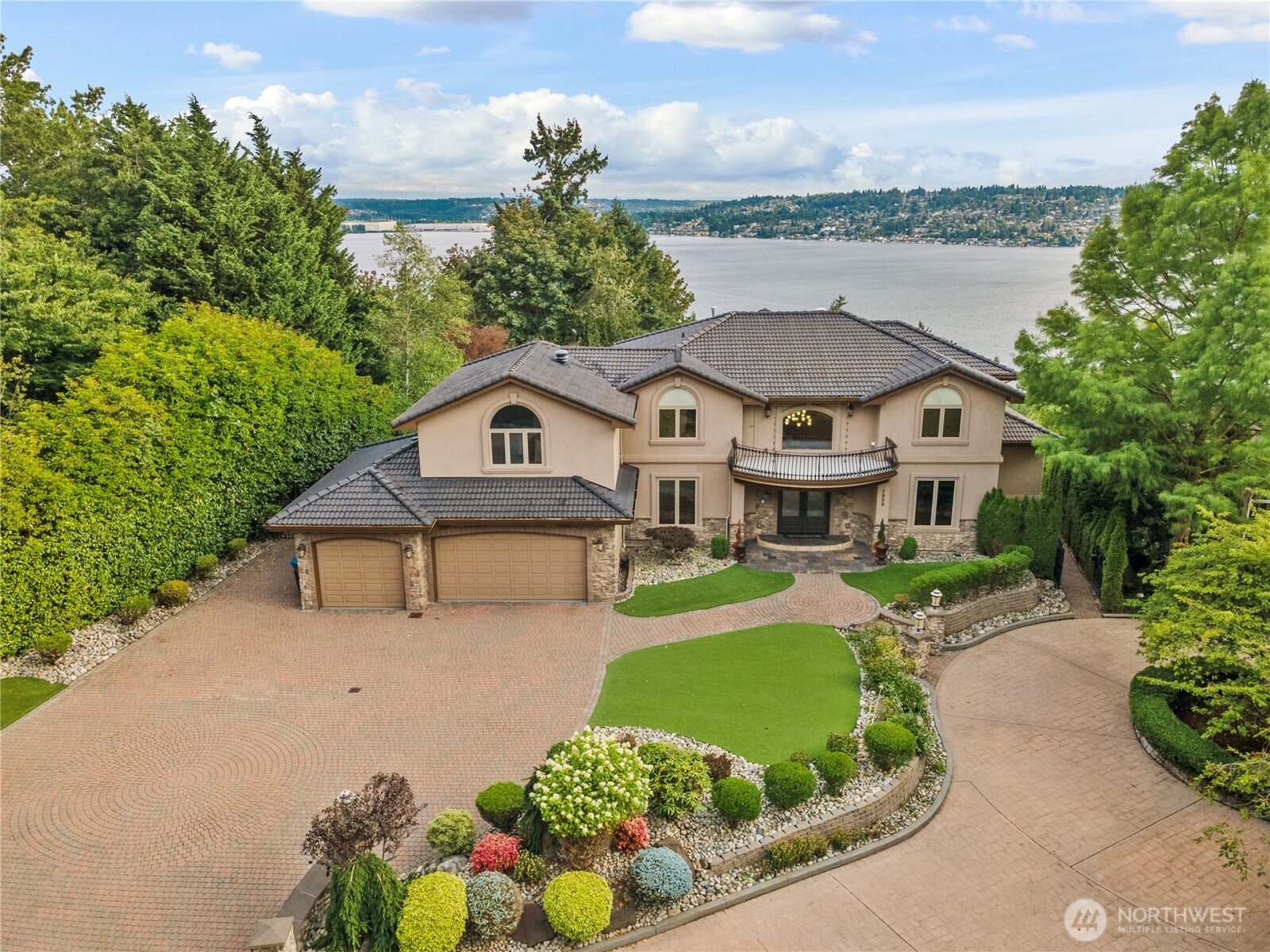 7909 78th Avenue SE, Mercer Island, WA 98040