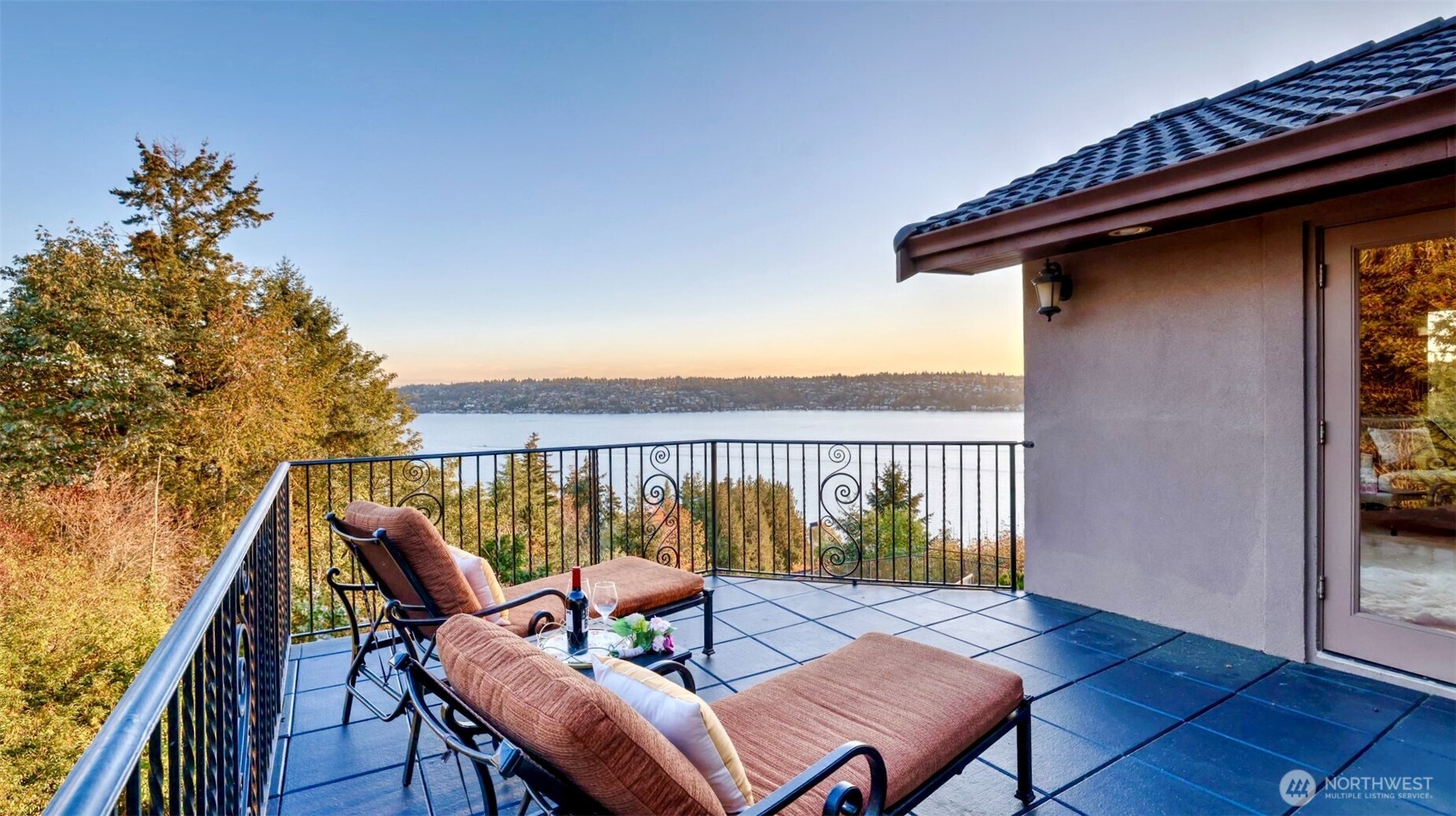 7909 78th Avenue SE, Mercer Island, WA 98040