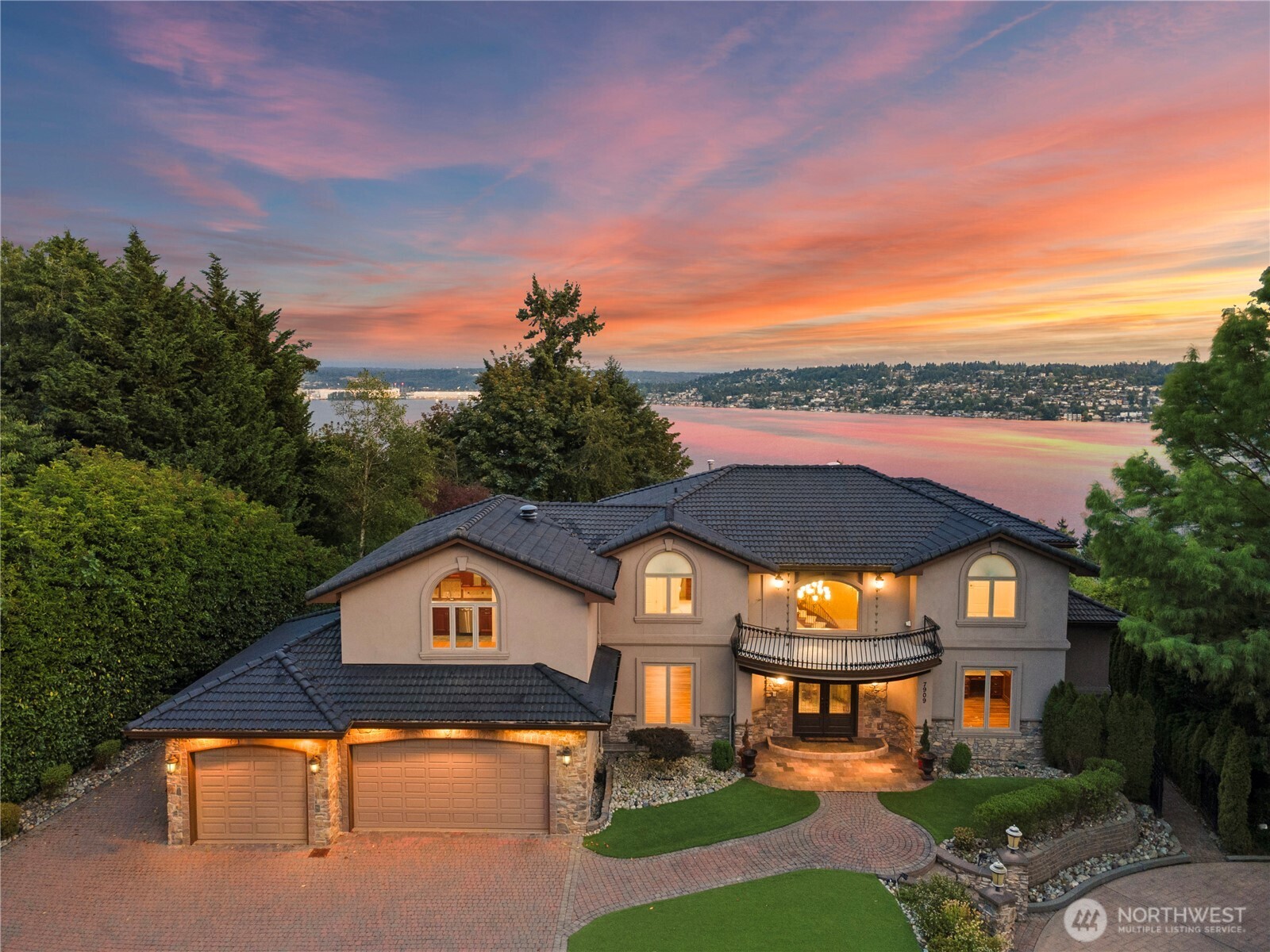 7909 78th Avenue SE, Mercer Island, WA 98040