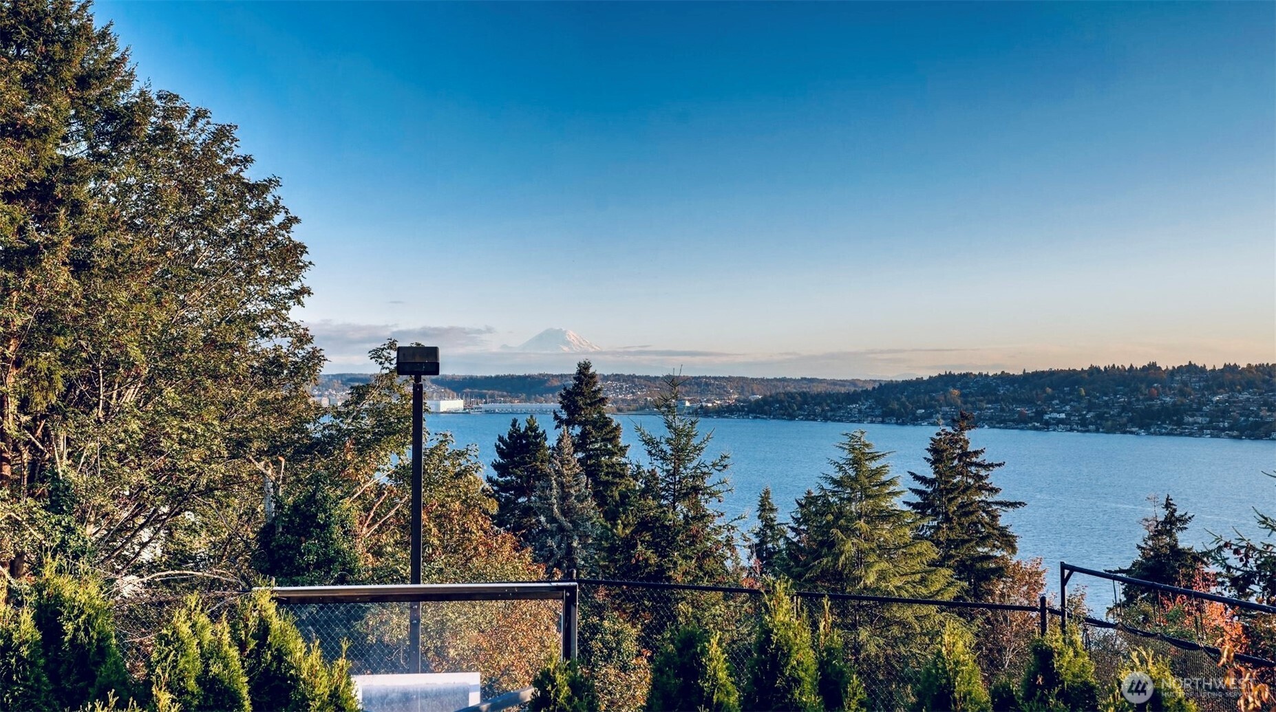 7909 78th Avenue SE, Mercer Island, WA 98040