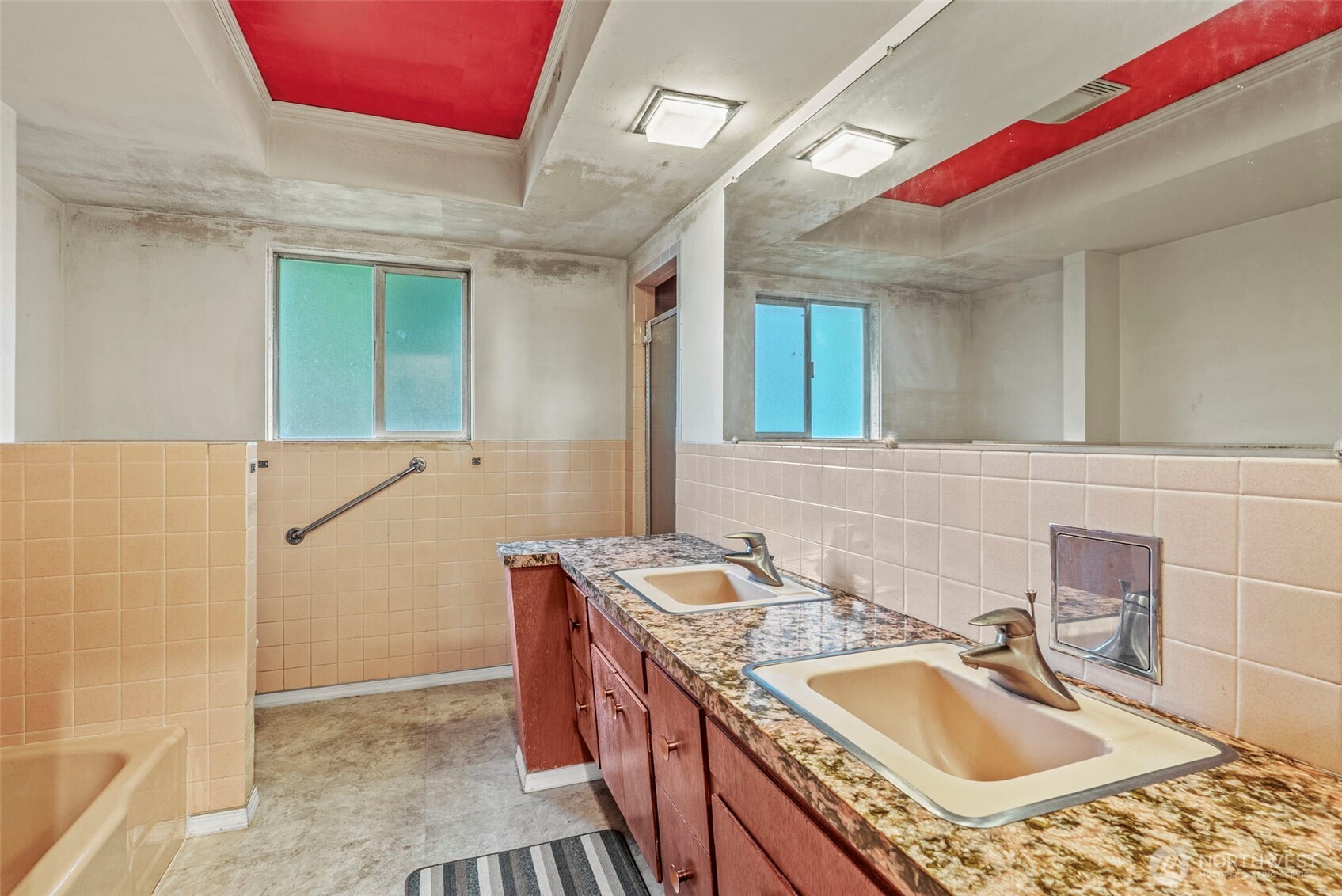 1241 Spruce Street , Longview, WA 98632