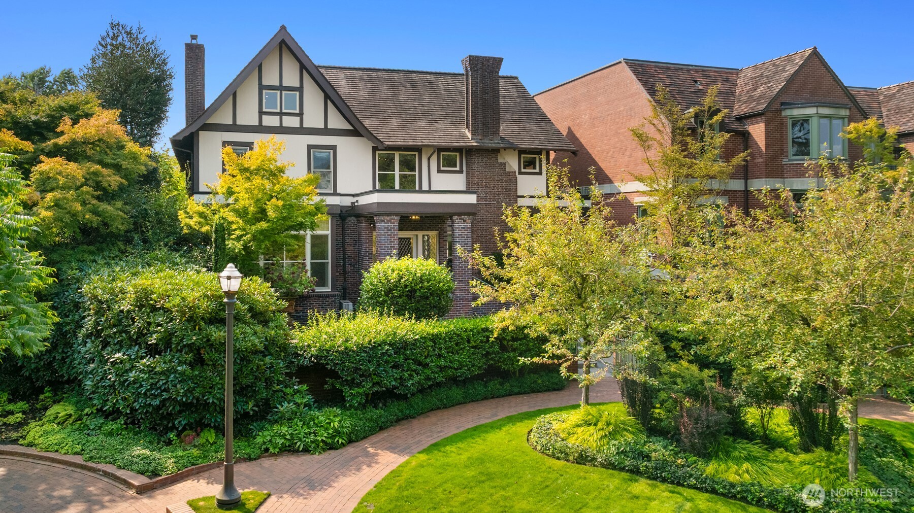 718 E Aloha Street #10, Seattle, WA 98102