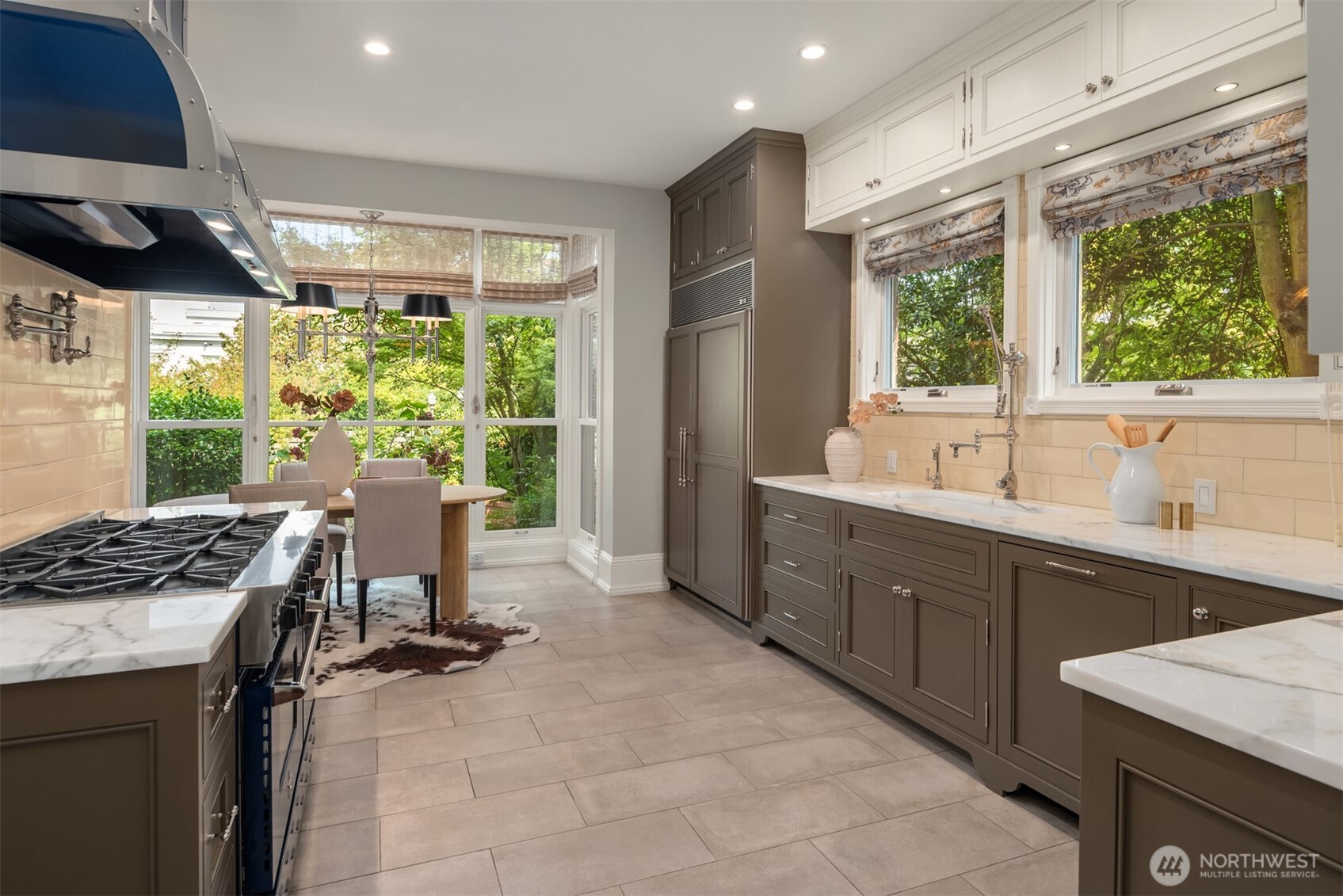 718 E Aloha Street #10, Seattle, WA 98102