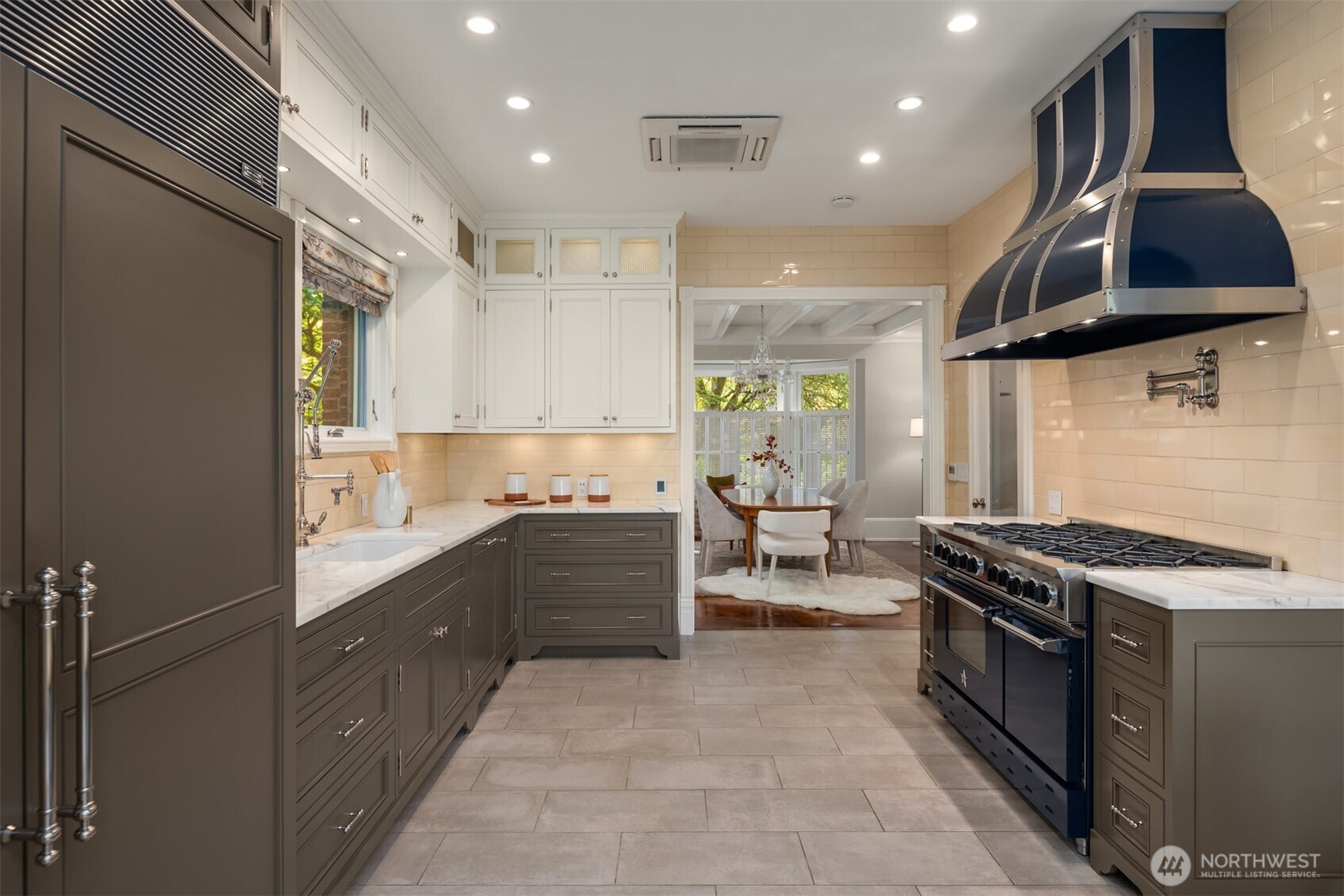 718 E Aloha Street #10, Seattle, WA 98102