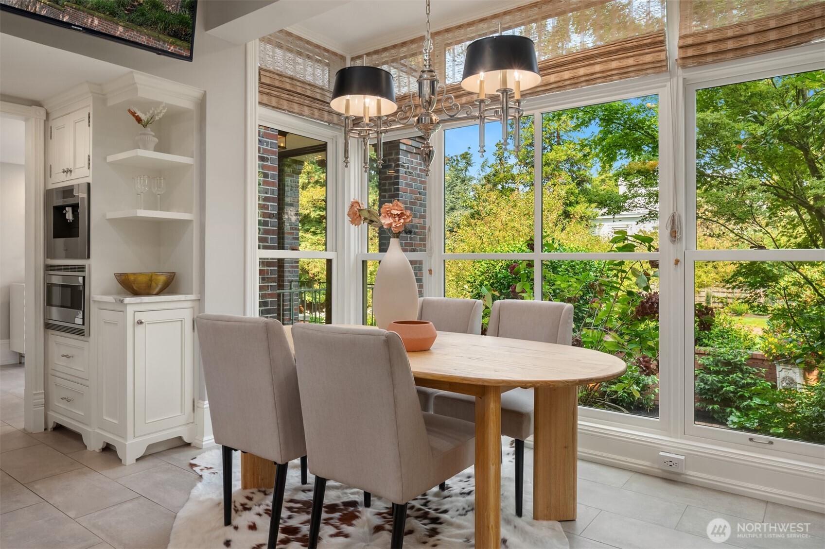 718 E Aloha Street #10, Seattle, WA 98102