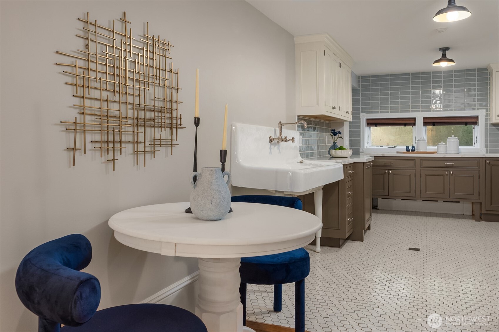 718 E Aloha Street #10, Seattle, WA 98102