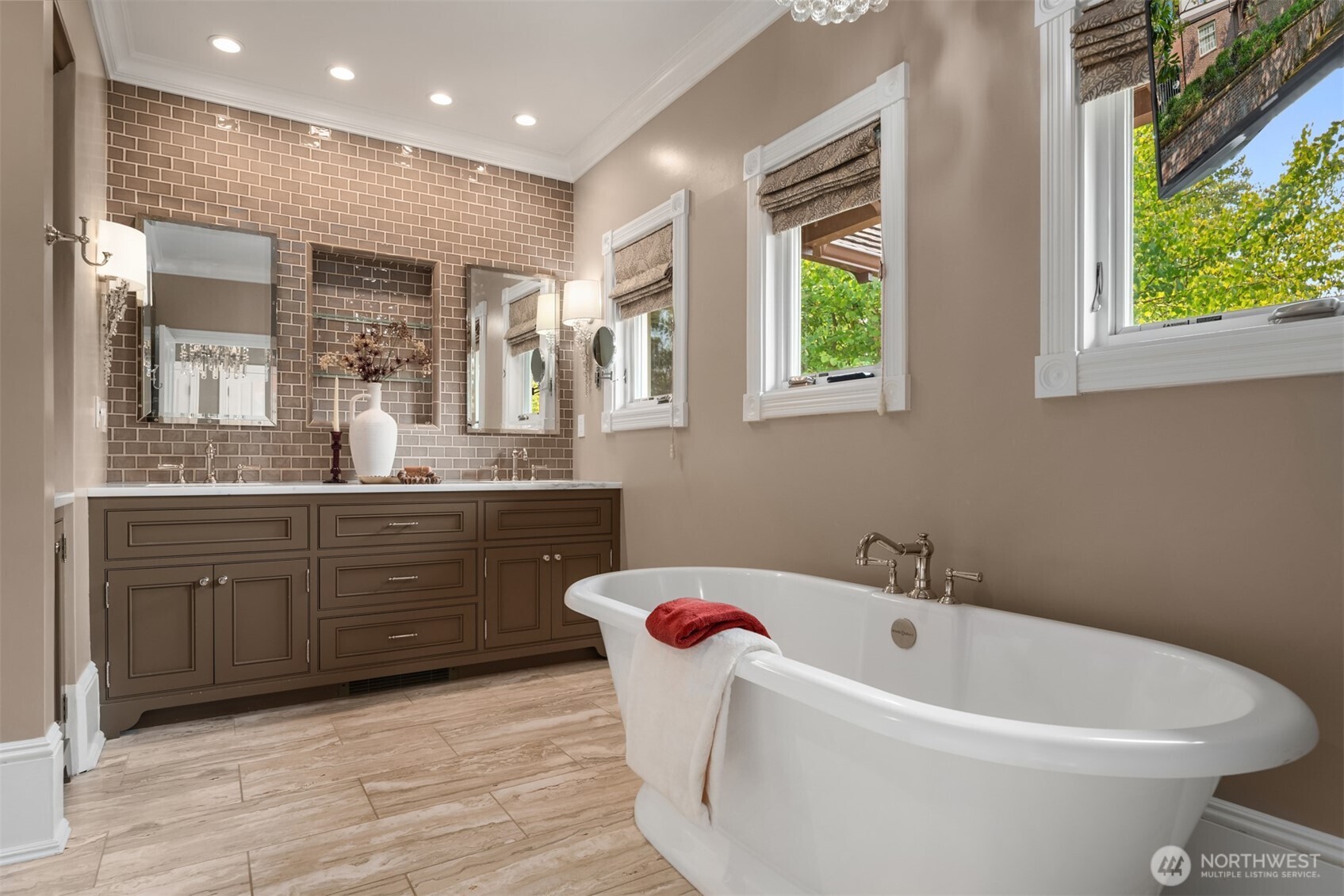 718 E Aloha Street #10, Seattle, WA 98102