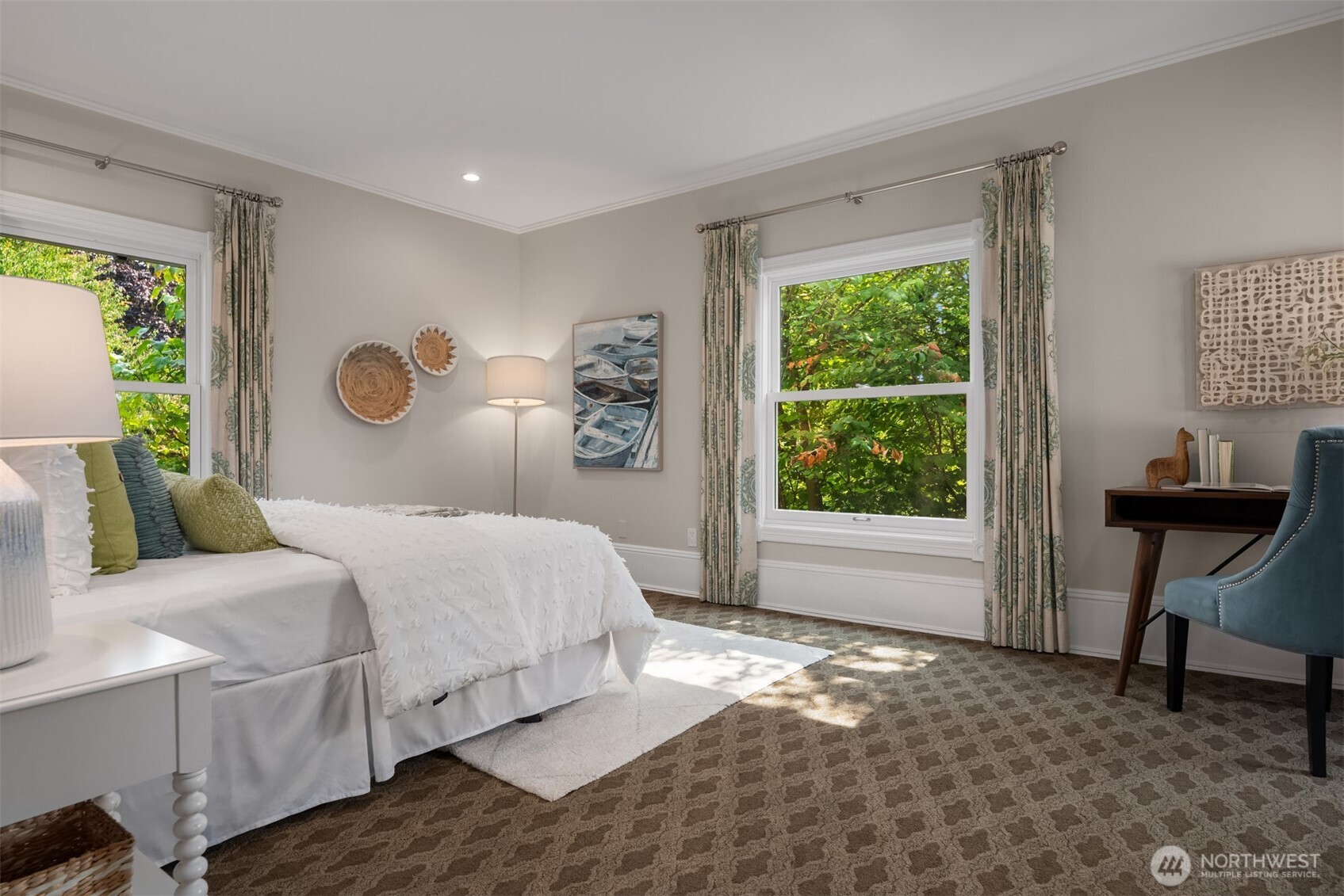 718 E Aloha Street #10, Seattle, WA 98102